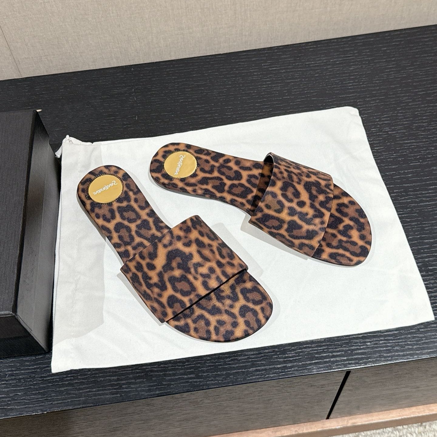 SL CARLYLE LEOPARD SLIPPERS AMBER CANVAS