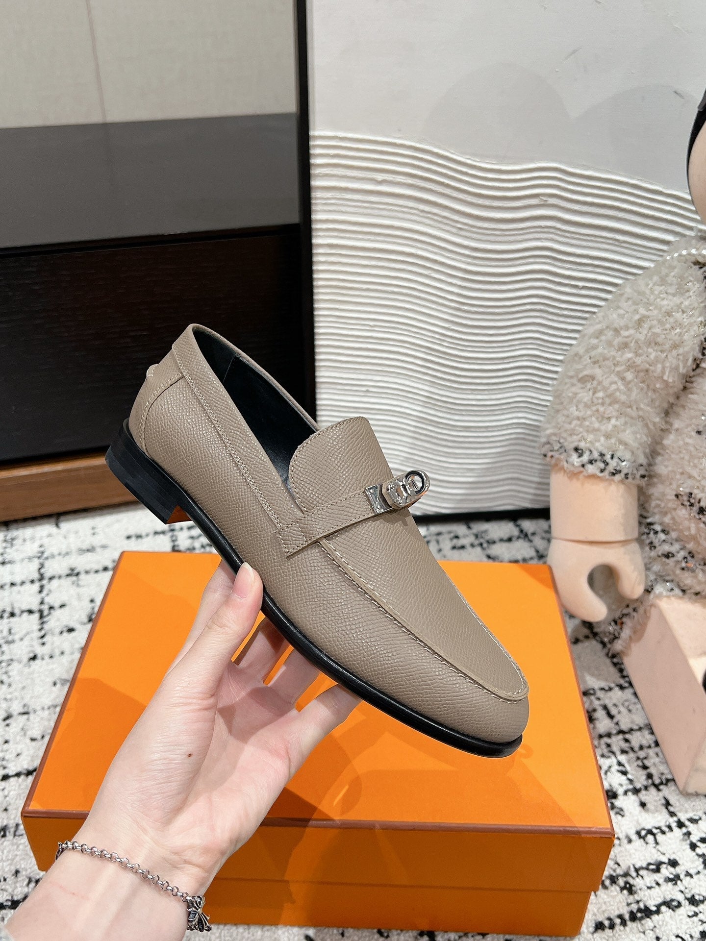 HM Destin Loafer In Grey Beige Calfskin 118779