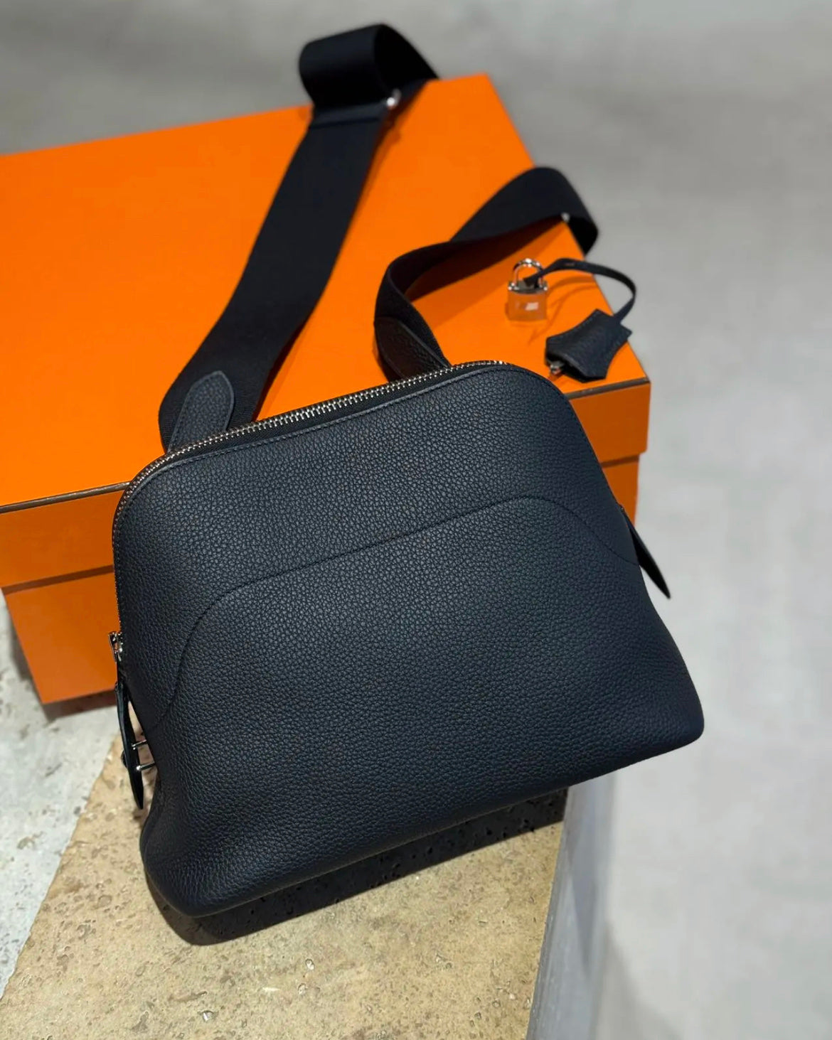 High-end Hermes 2026 Messenger Bowling Bag 26.5cm Togo Leather