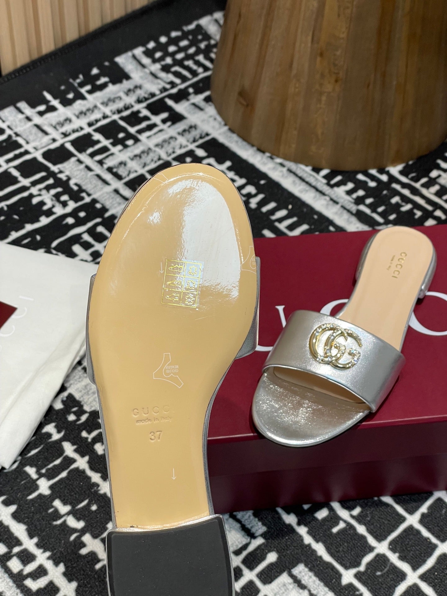 GC 25s flat sandals sliver metallic leather