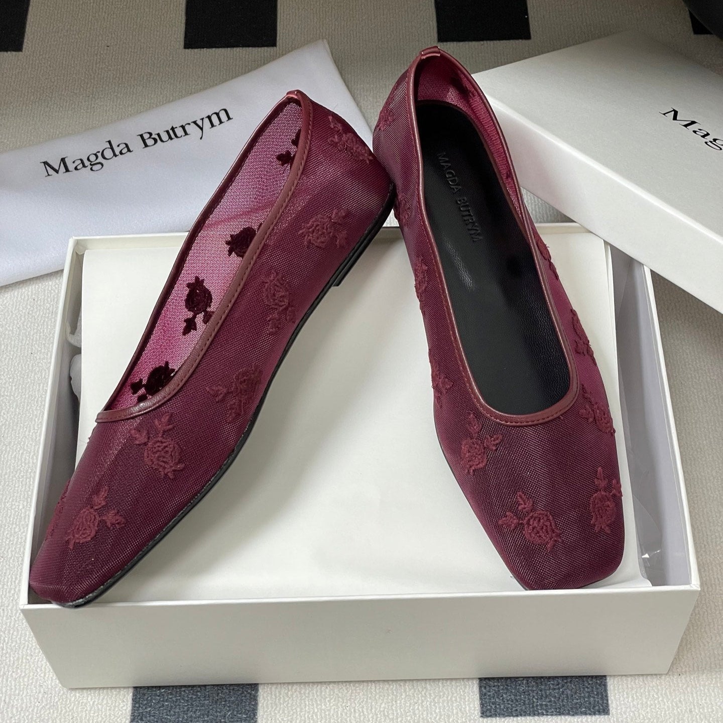 Manolo 25 Ballet Flats Red Mesh Fabric 319740