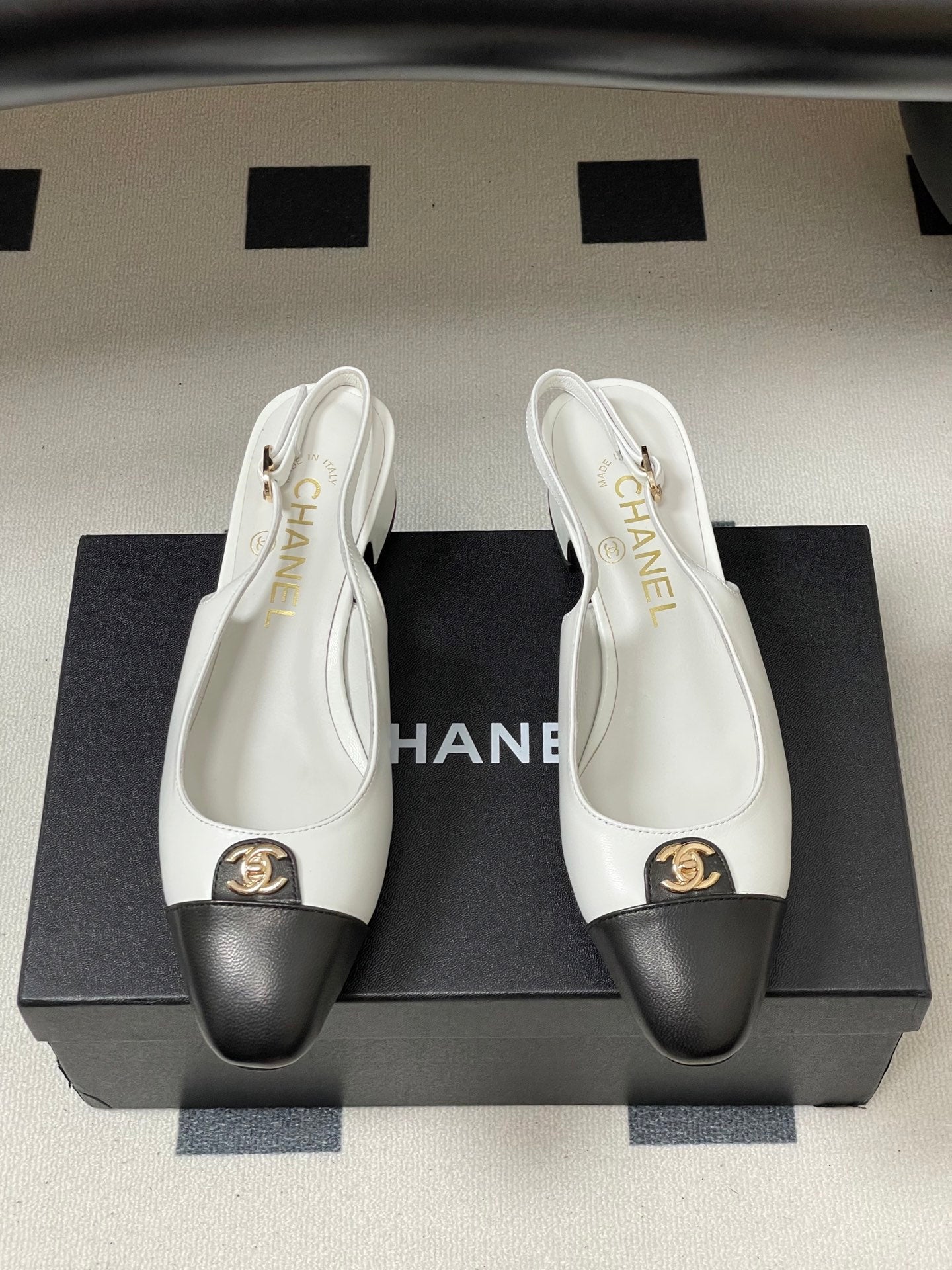 Chanel 25 Slingback 30mm White Black Lambskin 473214