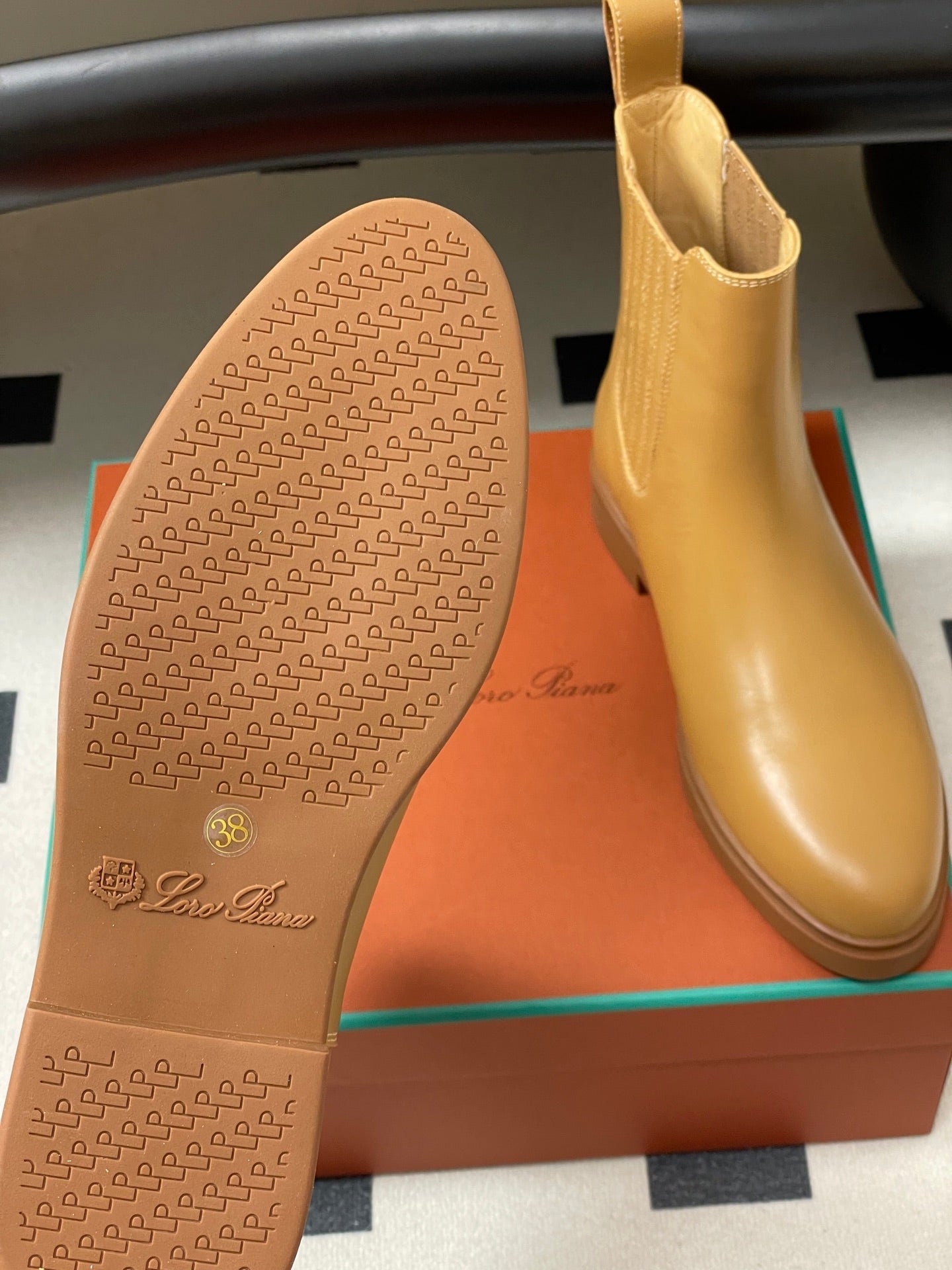 LP 25 Short Boot Tan Cowhide 534656