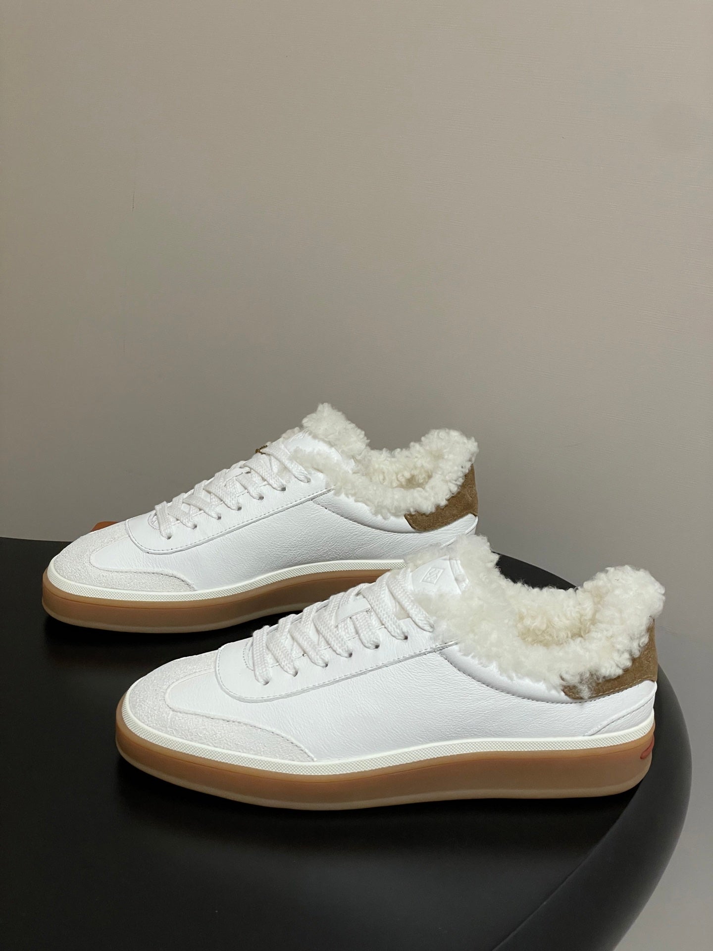 LP 25 Fur Sneaker White Suede Cowhide 534667