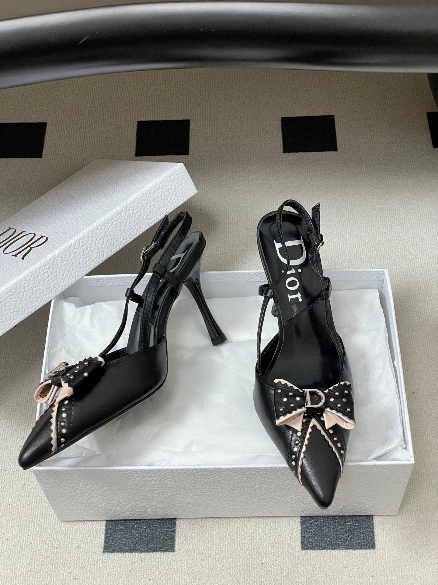 CD 26 Pointed Toe Slingback Black Sheepskin 632583