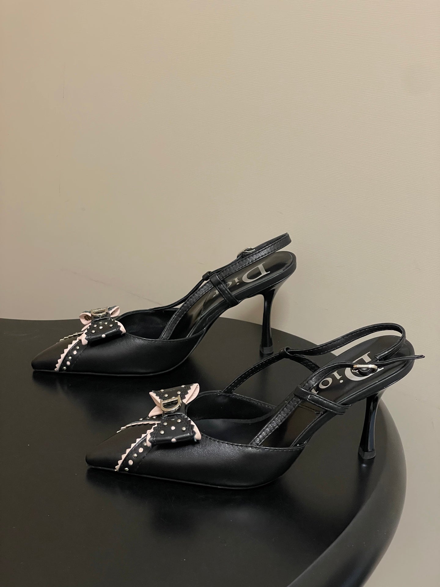 CD 26 Pointed Toe Slingback Black Sheepskin 632583