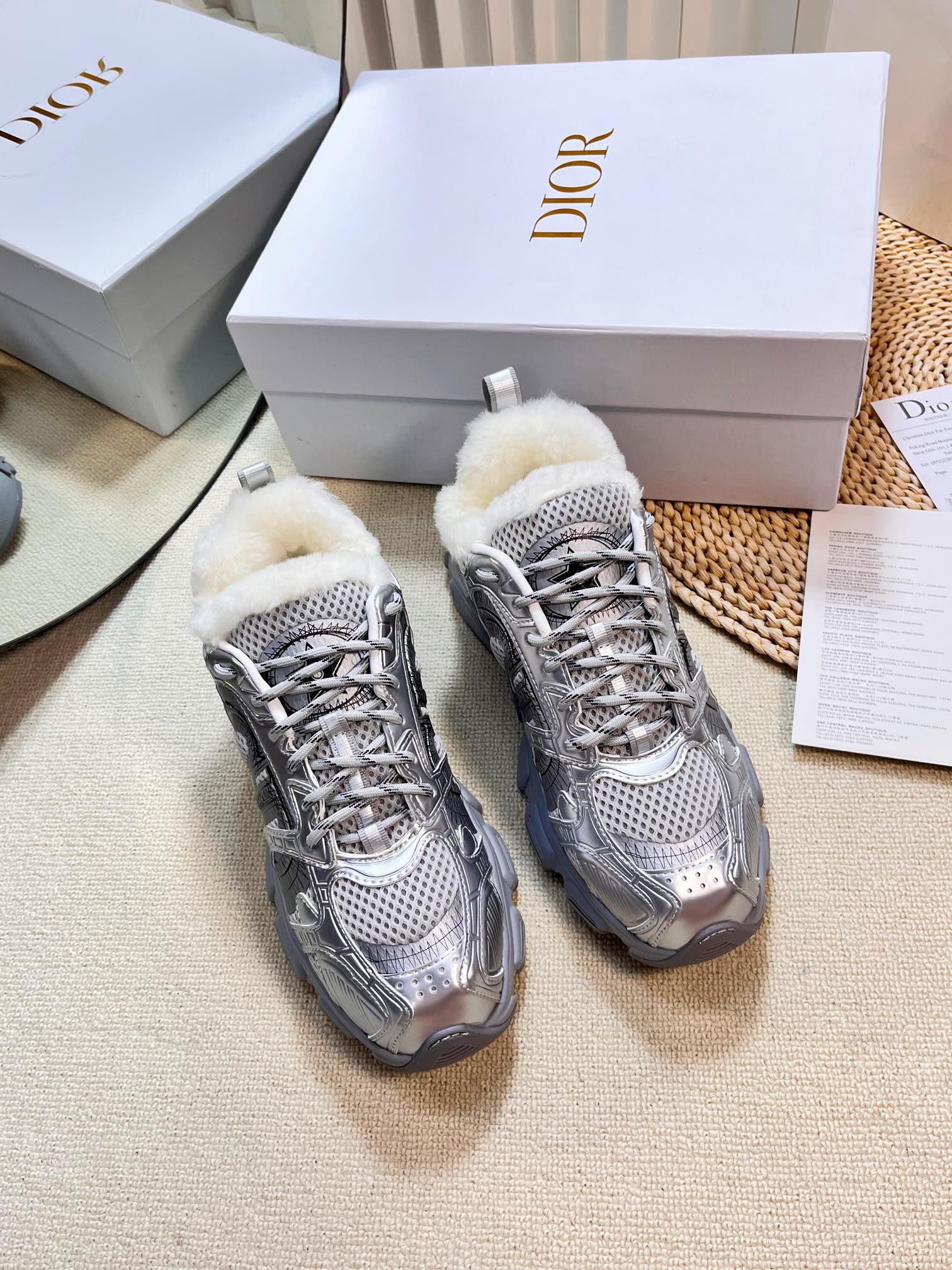 CD Chrono Sneaker In Silver Mesh Fabric With Fleece Lining 992619