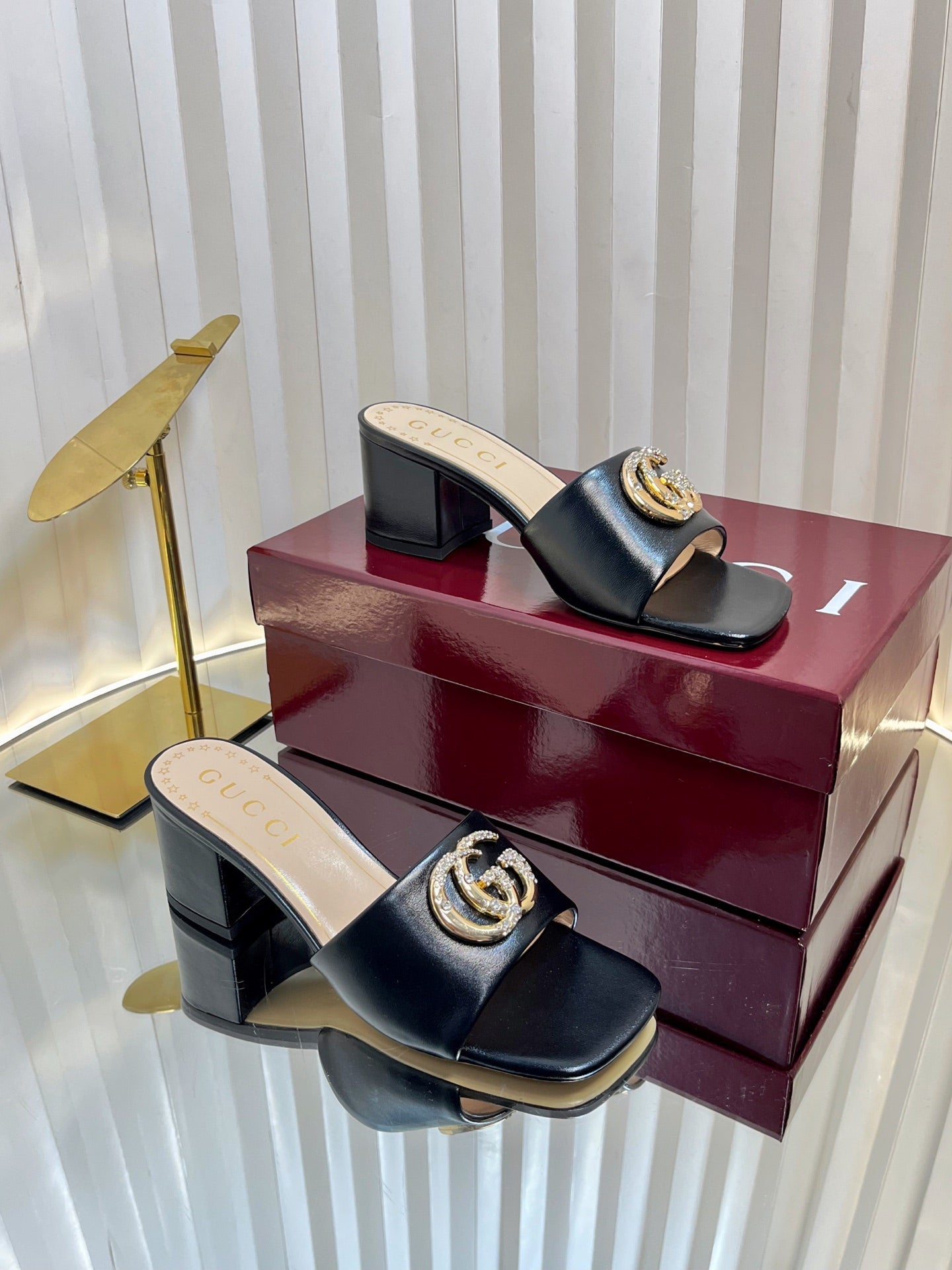 GC 25 Interlocking G Heeled Sandal Black Patent Leather 294642