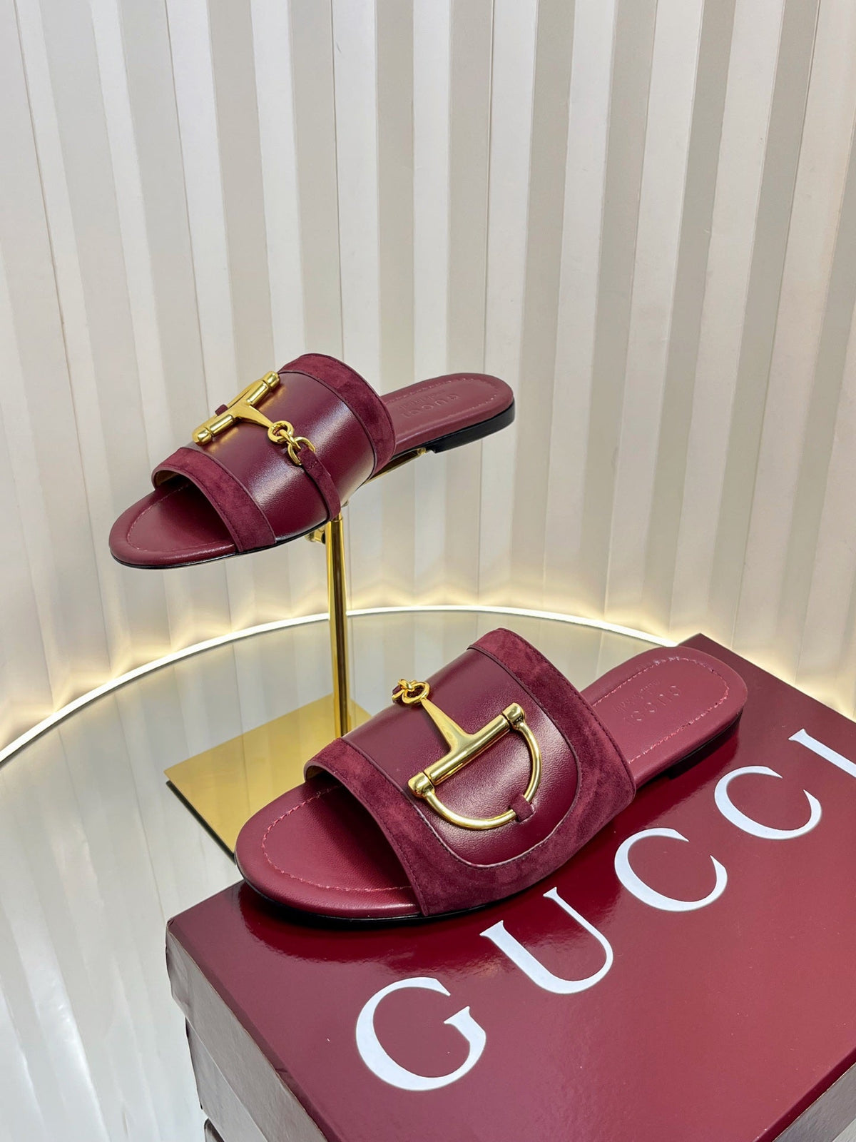 GC 25 Horsebit Sandals 10mm Red Suede Sheepskin 294649