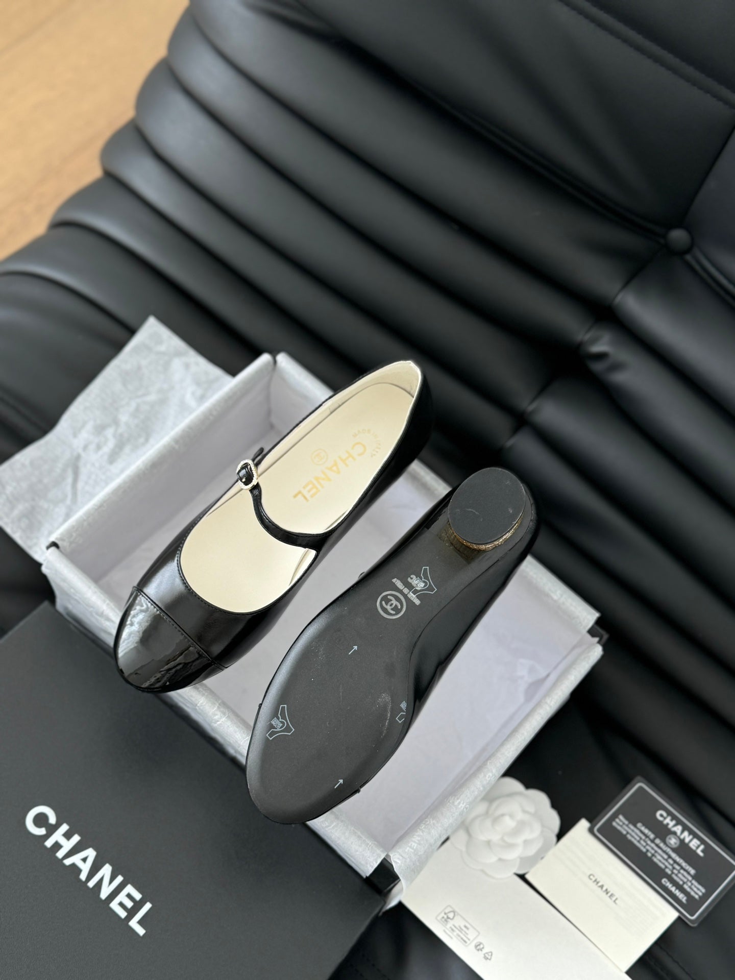 CC MARY JANE SHOES IN BLACK LAMBSKIN WITH GOLD HARDWARE