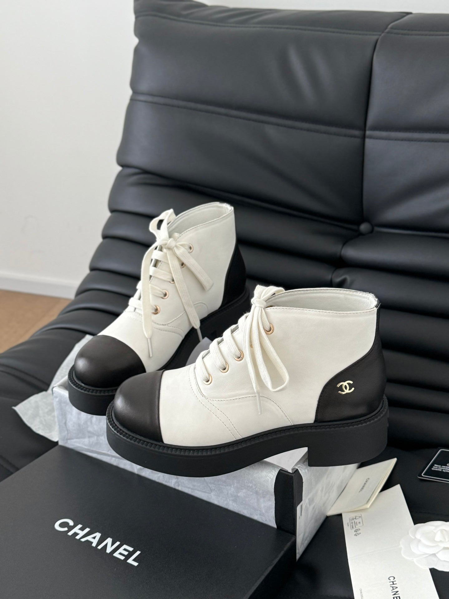 CC Ankle Boots White Mix Black Calfskin  937066