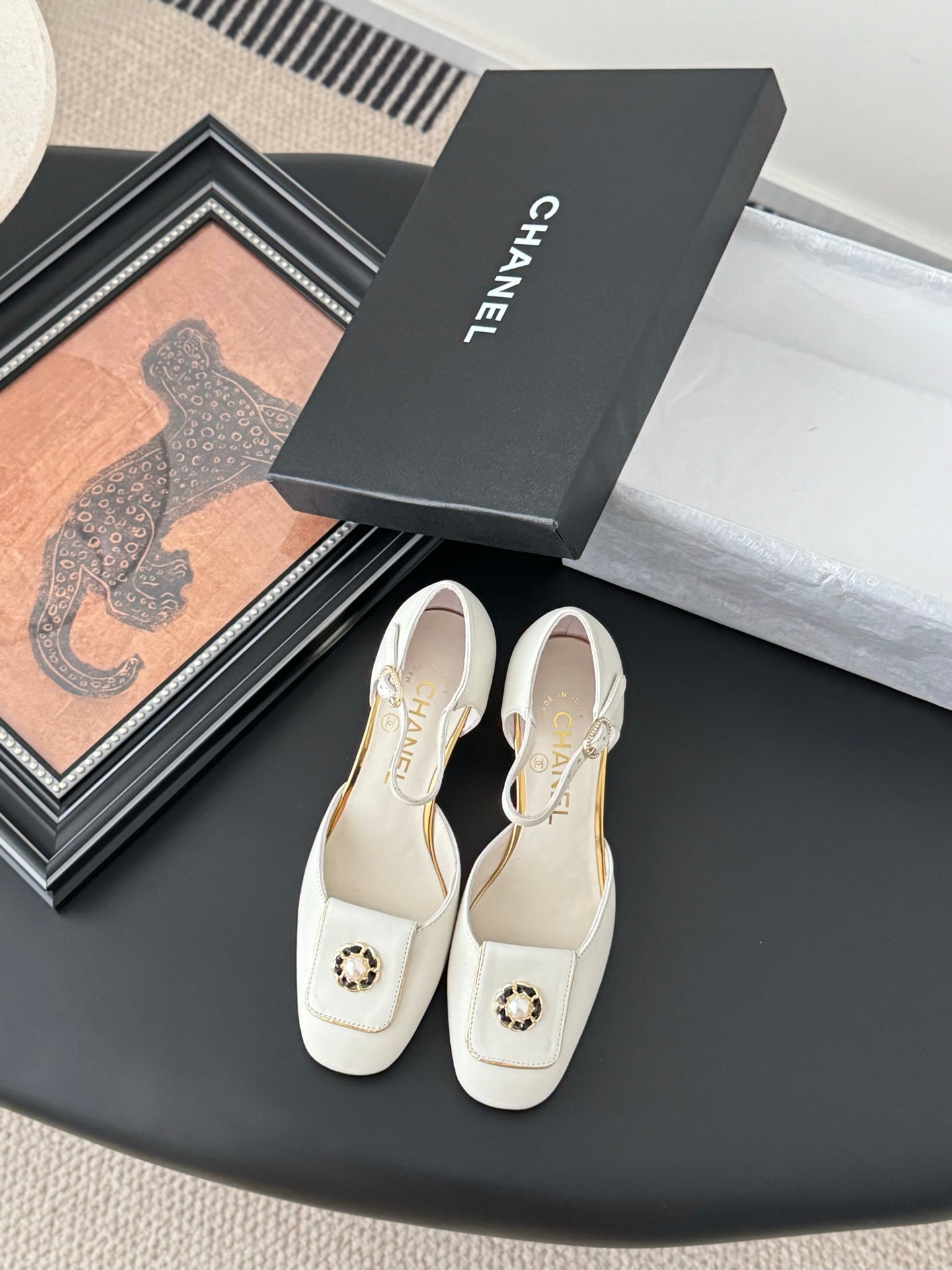 CC 25 Mary Jane White Cowhide 305279