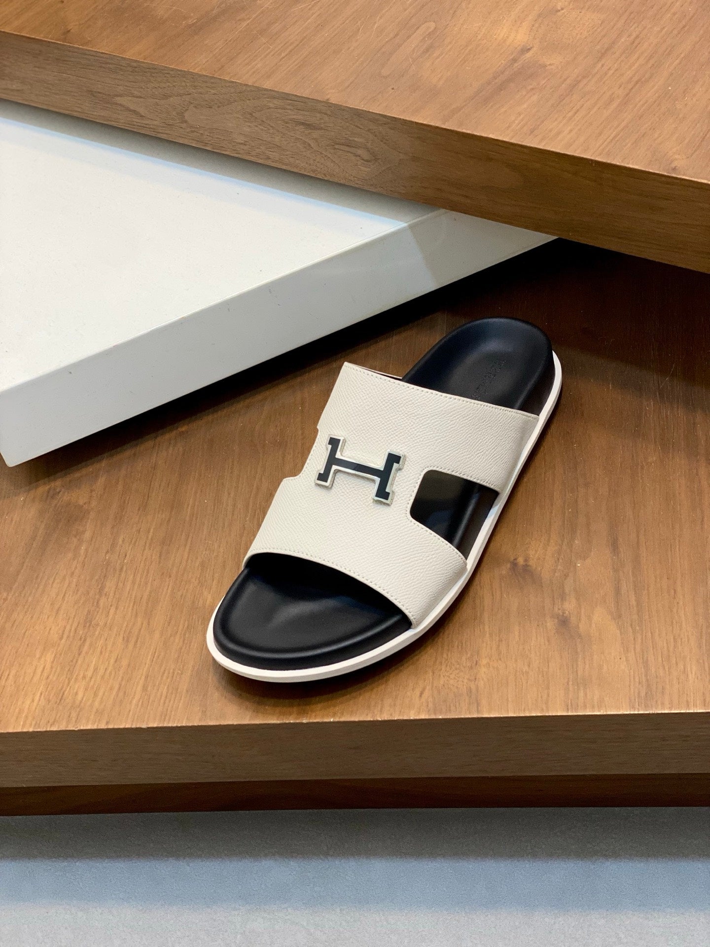 HM Men's Slide White Cowhide Leather 588995