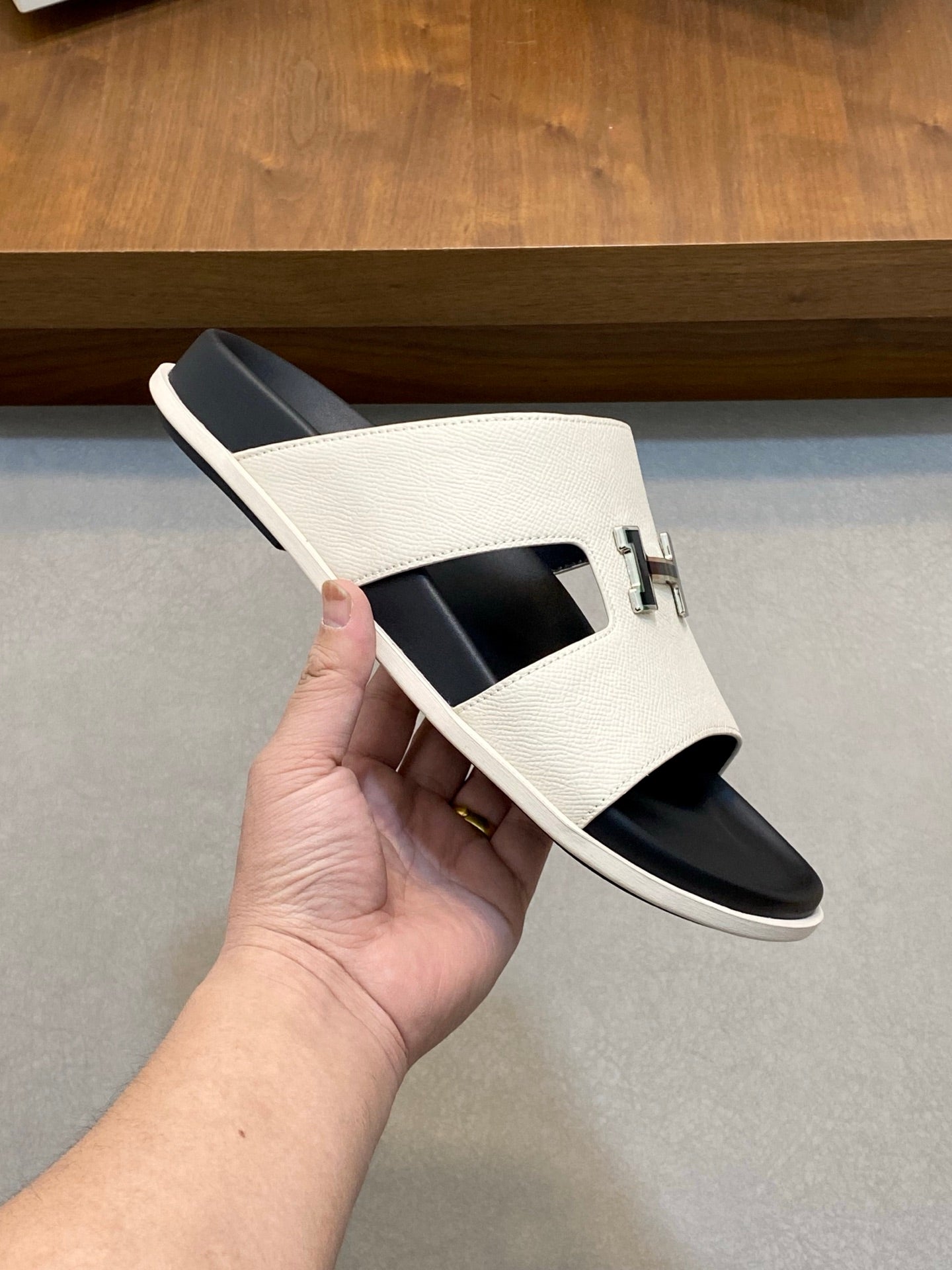 HM Men's Slide White Cowhide Leather 588995