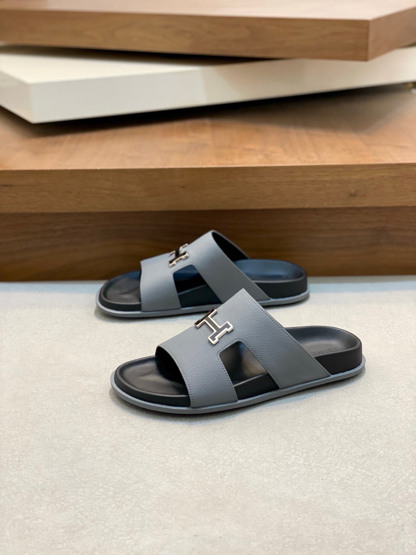 HM Men's Slide Grey Cowhide Leather 589000