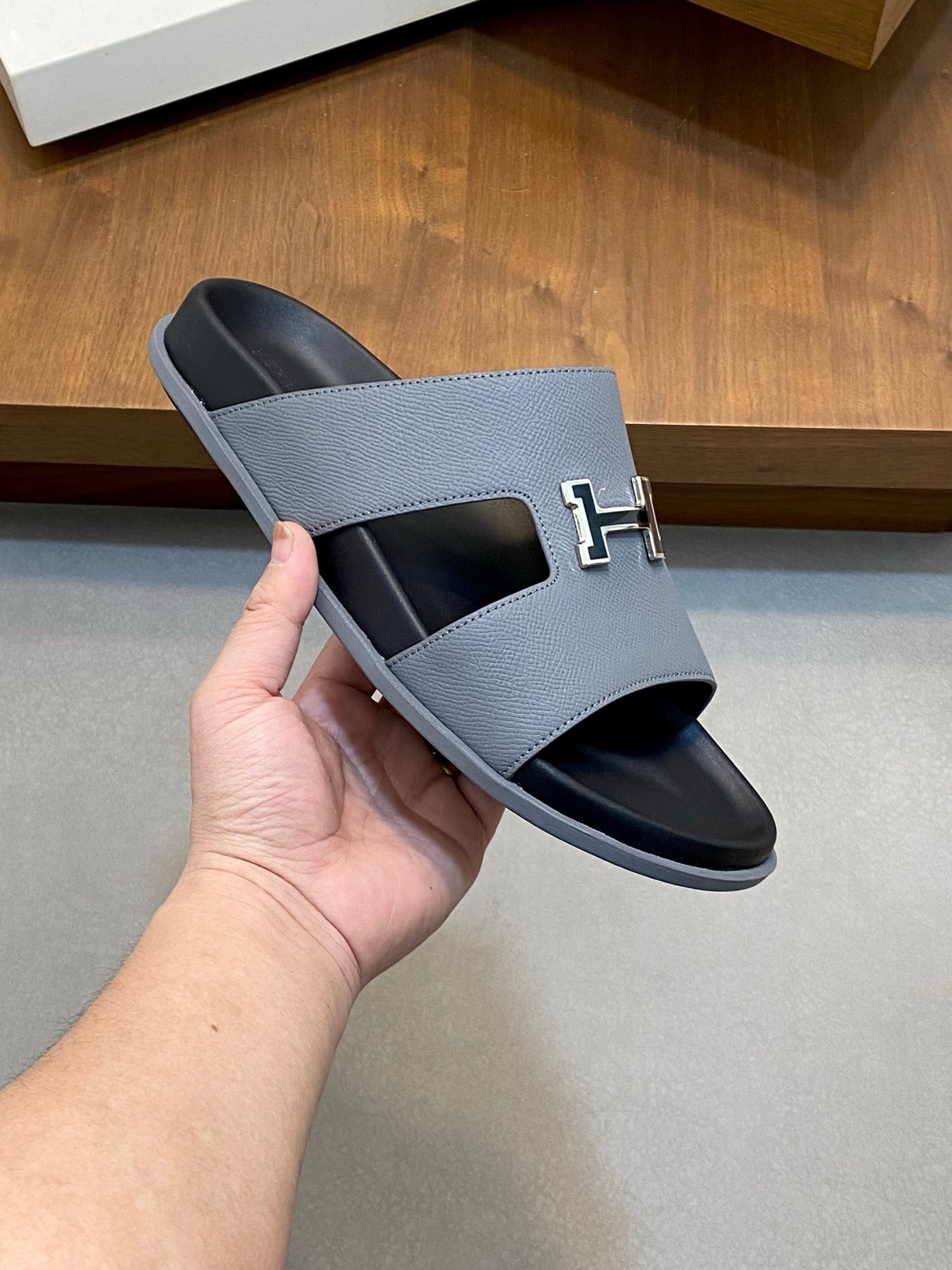 HM Men's Slide Grey Cowhide Leather 589000