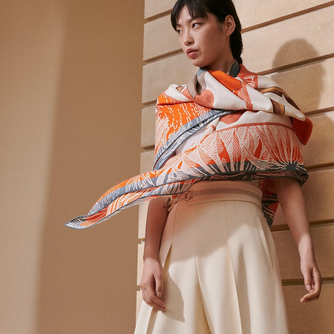 HM Elegant Knight 140 CM Orange Cashmere and Silk 293098