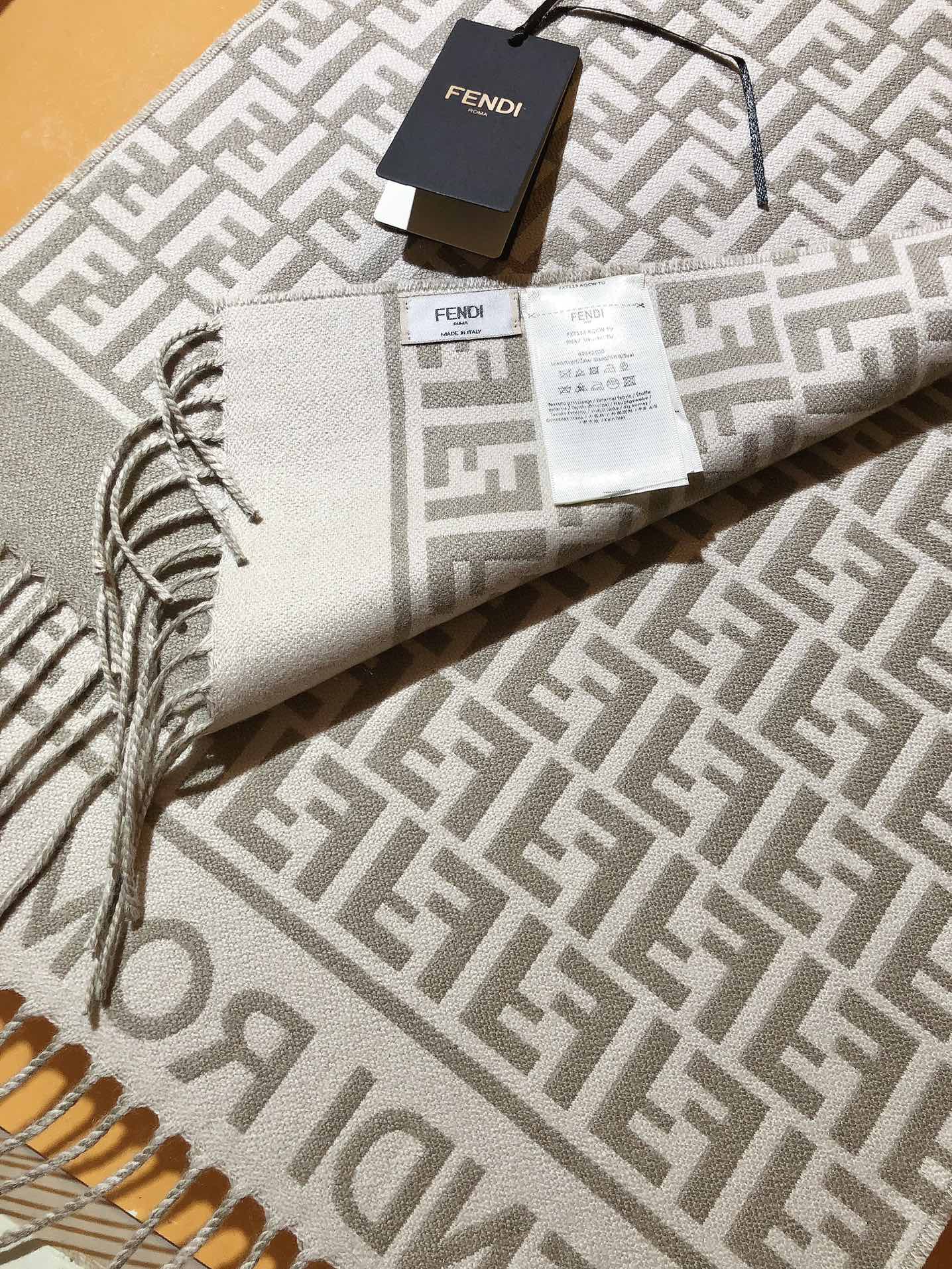 FF 200CM Scarf Greige Wool Cashmere 103253