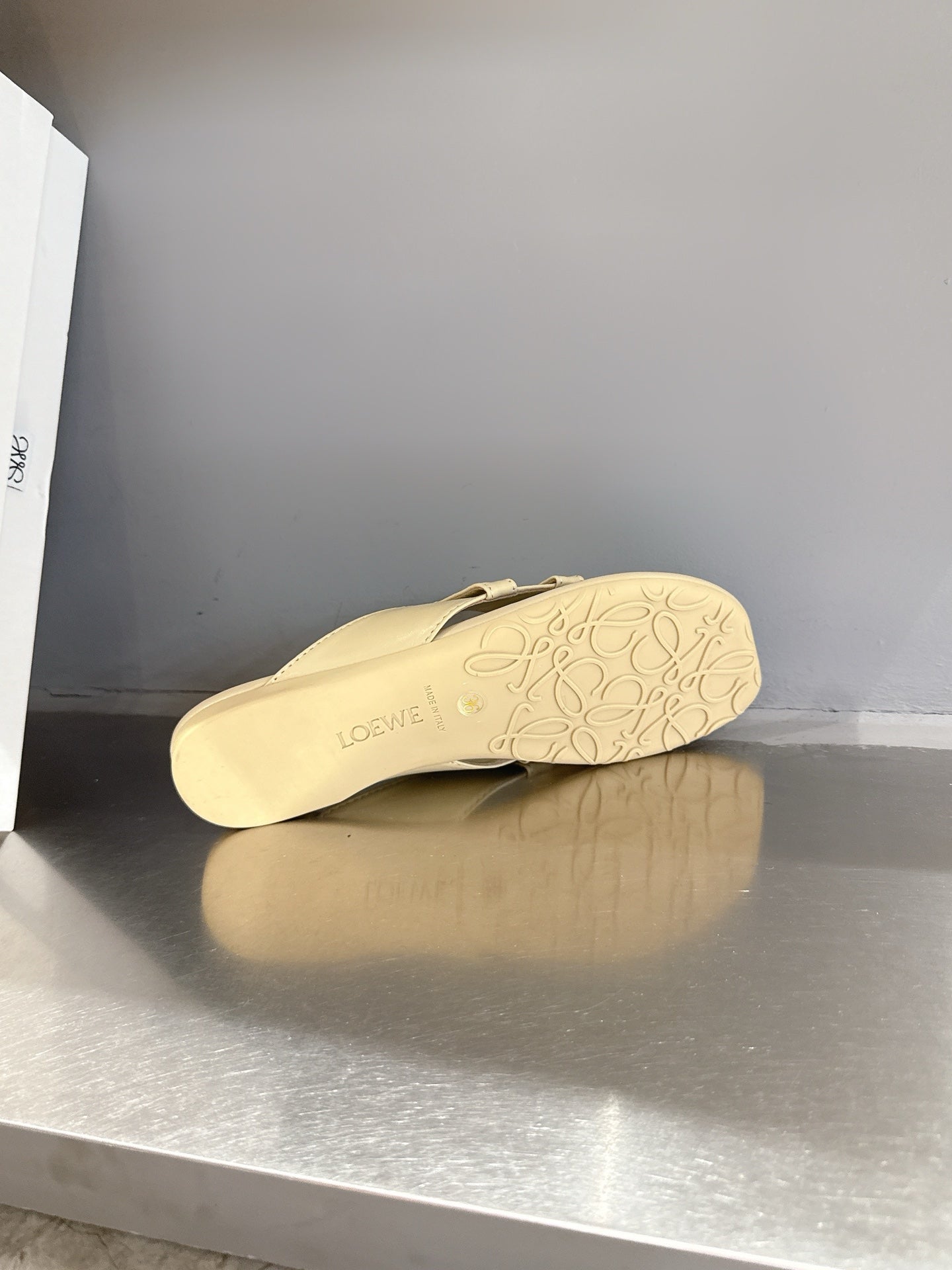 Loewe 25 Toy Panta Toe Thong Beige Sheepskin