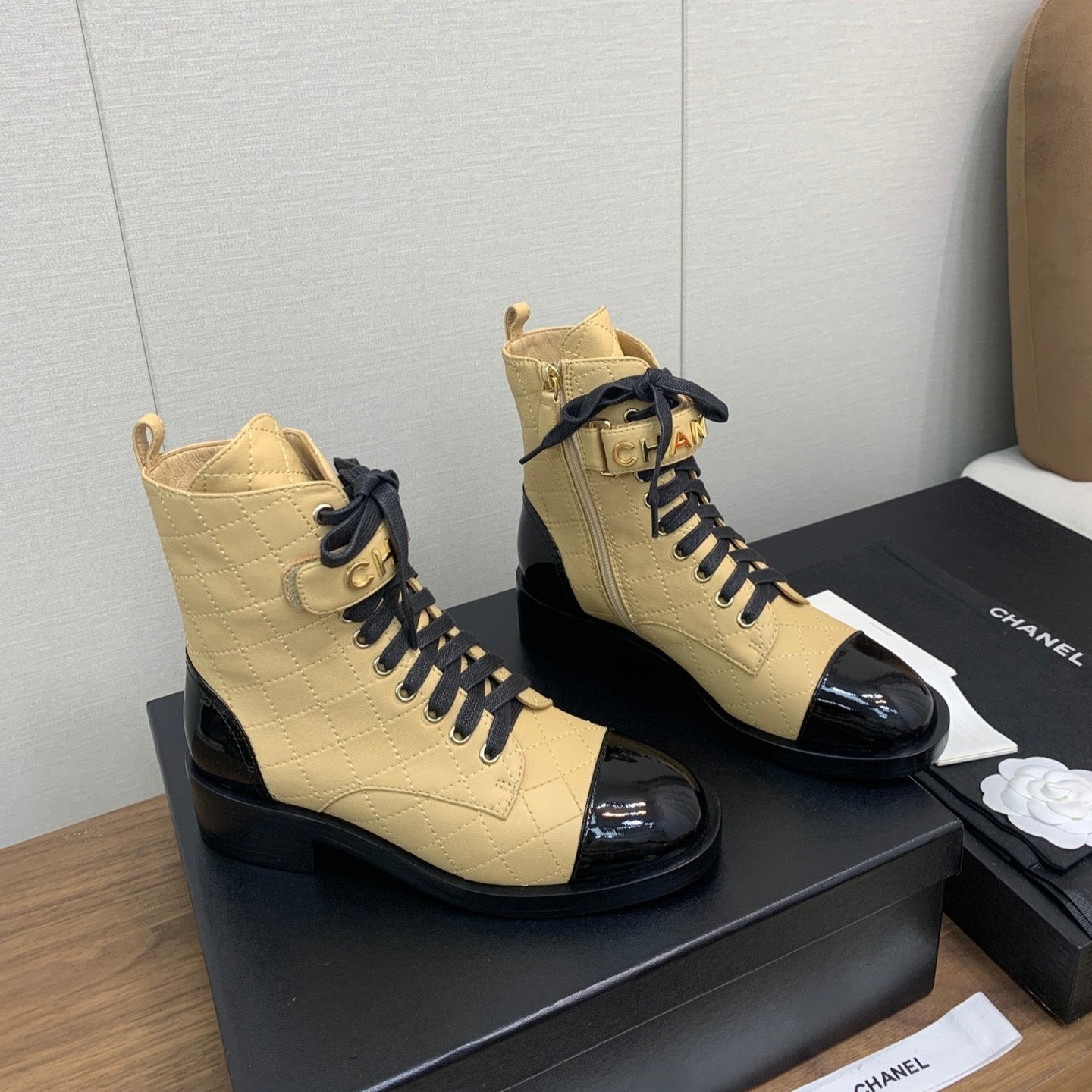 CC Short Boots Beige Cowhide