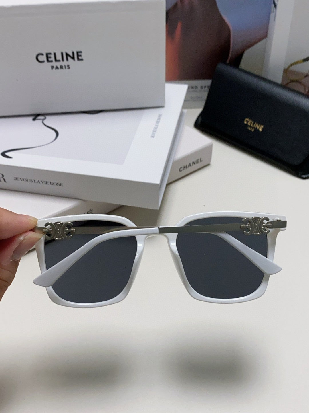 TRIOMPHE SUNGLASS 497817 IN WHITE METAL BLACK LENSES