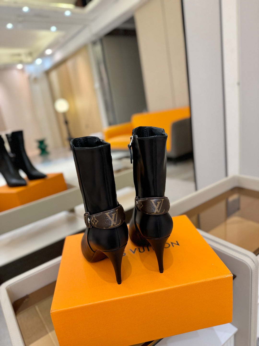 LV 25 Runway Ankle Boots 90 Black Calfskin 573863