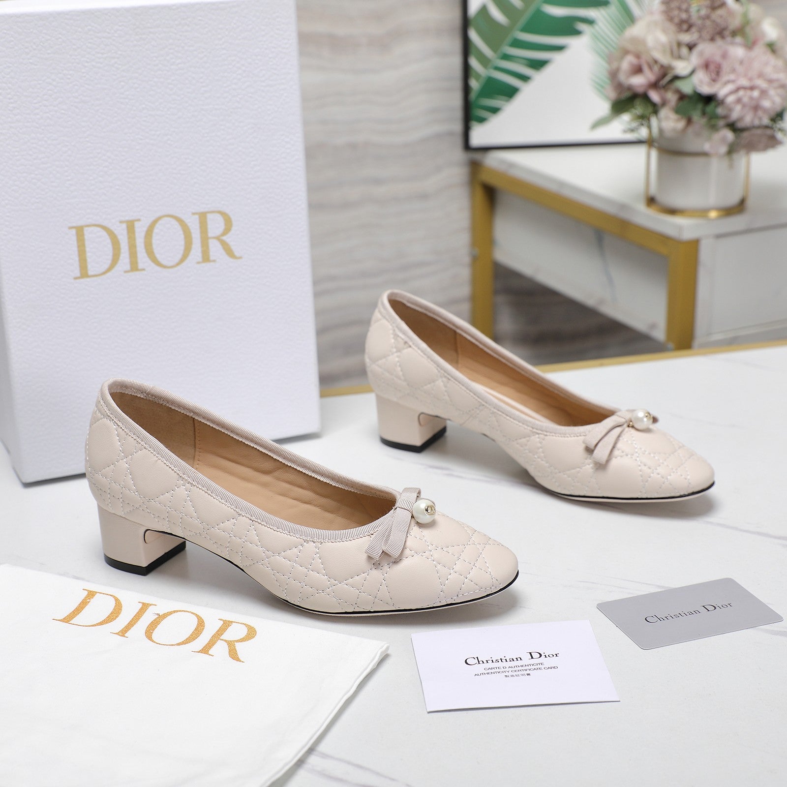 CD Pump 40mm In White Pink Quilted Calfskin 995266