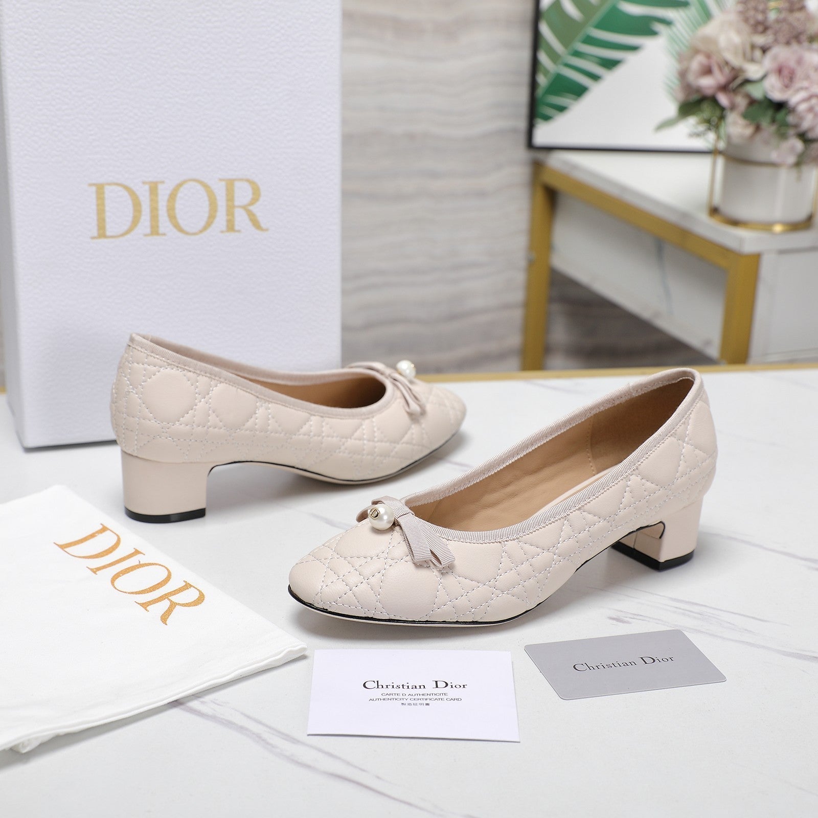 CD Pump 40mm In White Pink Quilted Calfskin 995266