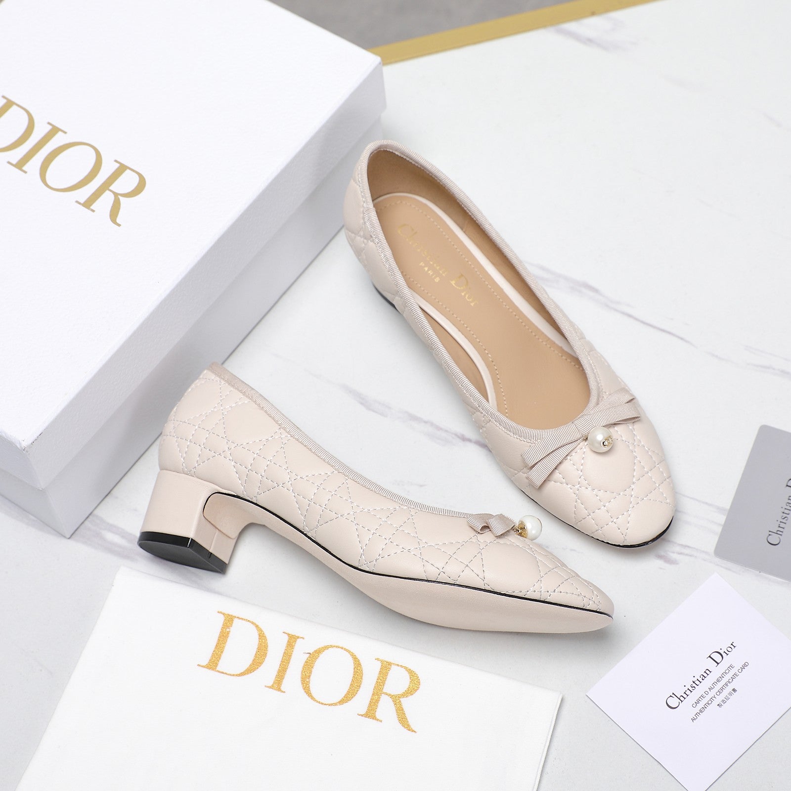 CD Pump 40mm In White Pink Quilted Calfskin 995266