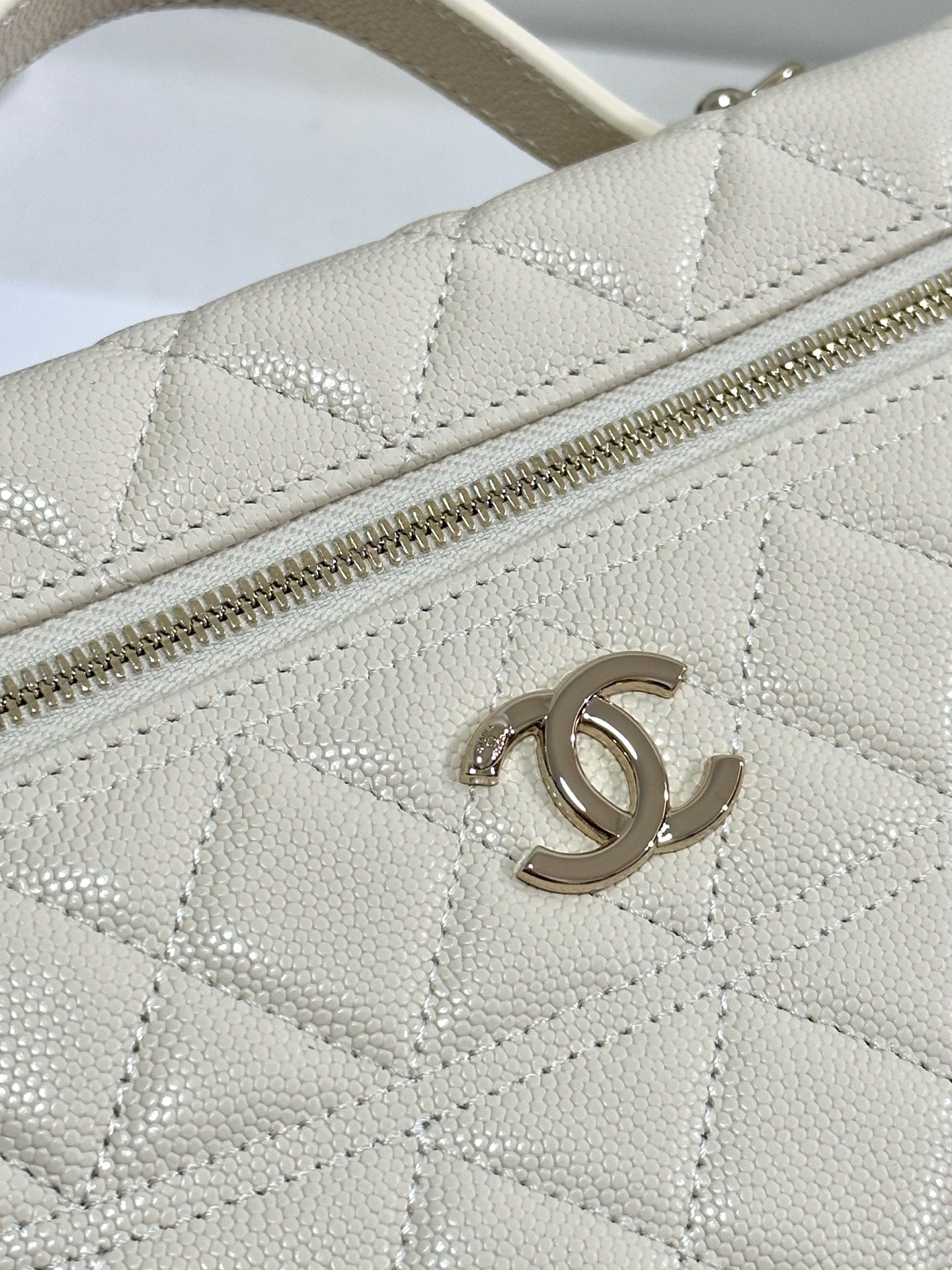 CC 25C Vanity Case Ivory White Calf Leather Light Gold Hardware 243660