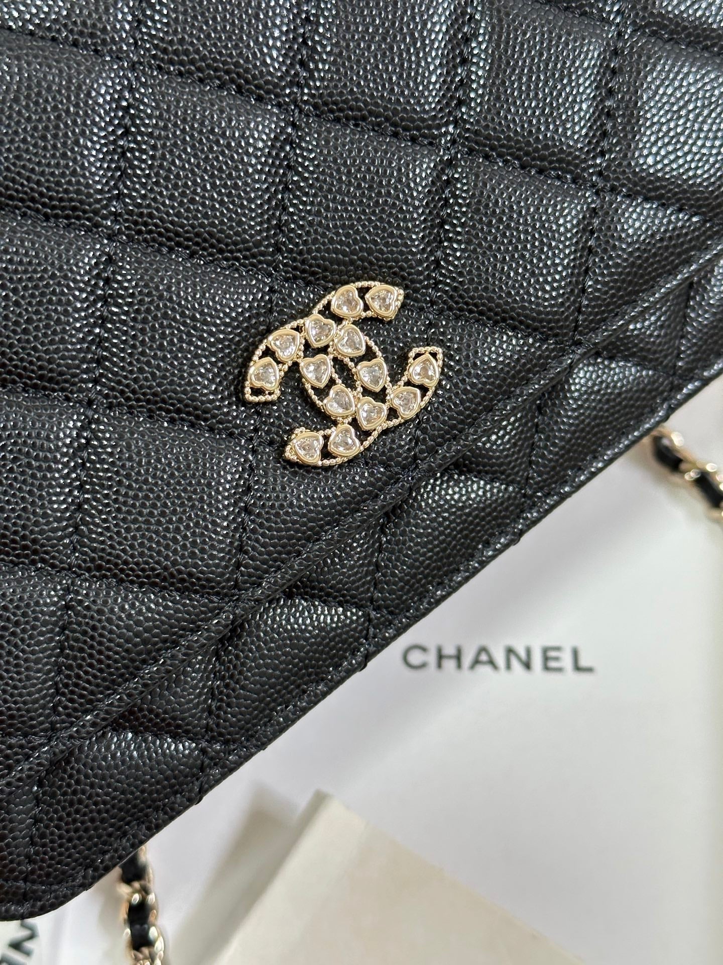 CC 25P Wallet On Chain 19cm Black Cowhide Heart Rhinestone 243601