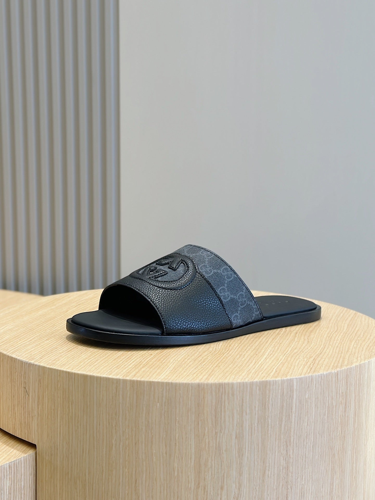 GG Men's Slide Black Cowhide 547704