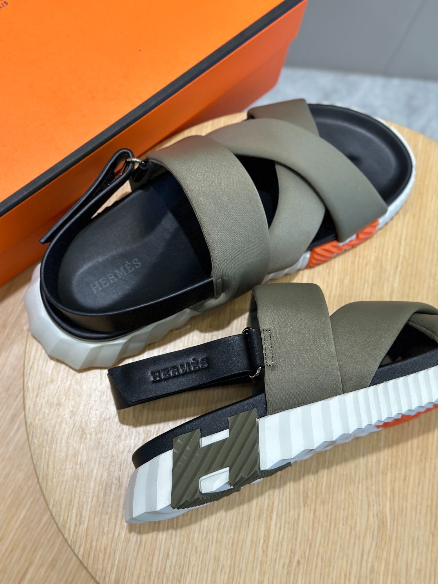 HM ELECTRIC SANDAL GRAY FABRIC AND CALFSKIN