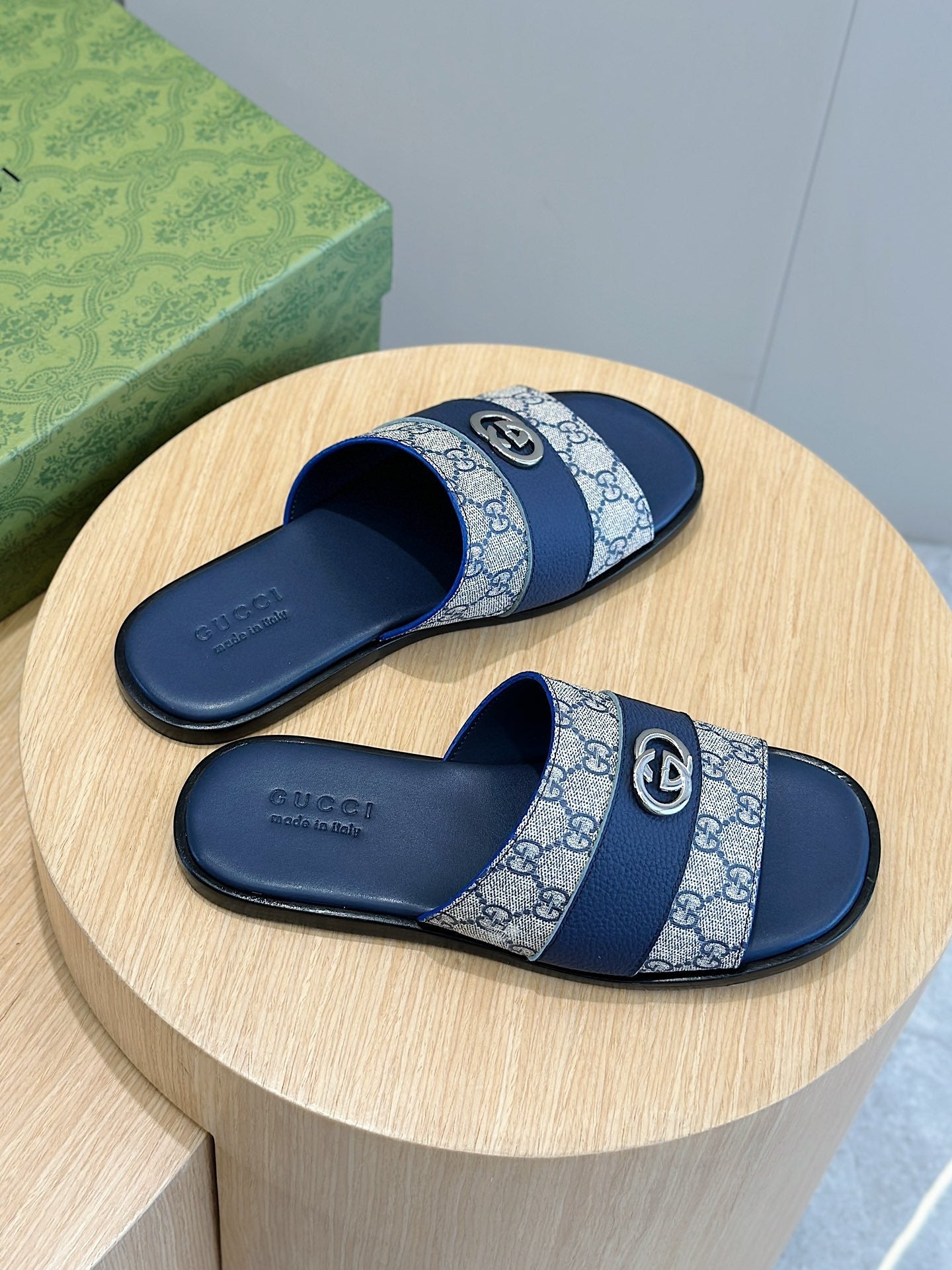 GG Men's Interlocking G Slides Blue Cowhide 547641