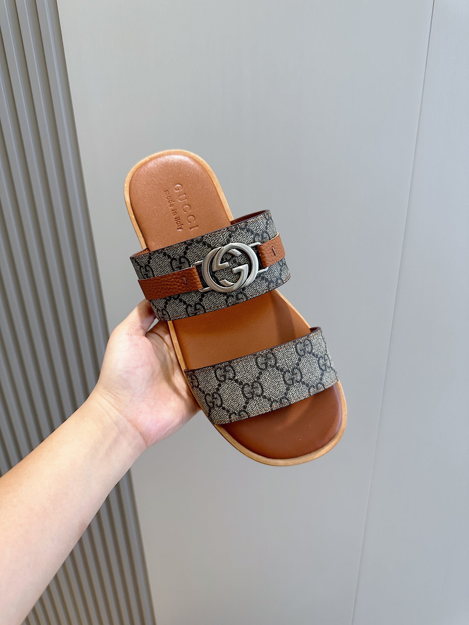 GG Men's Interlocking G Sandals Brown Cowhide 547645