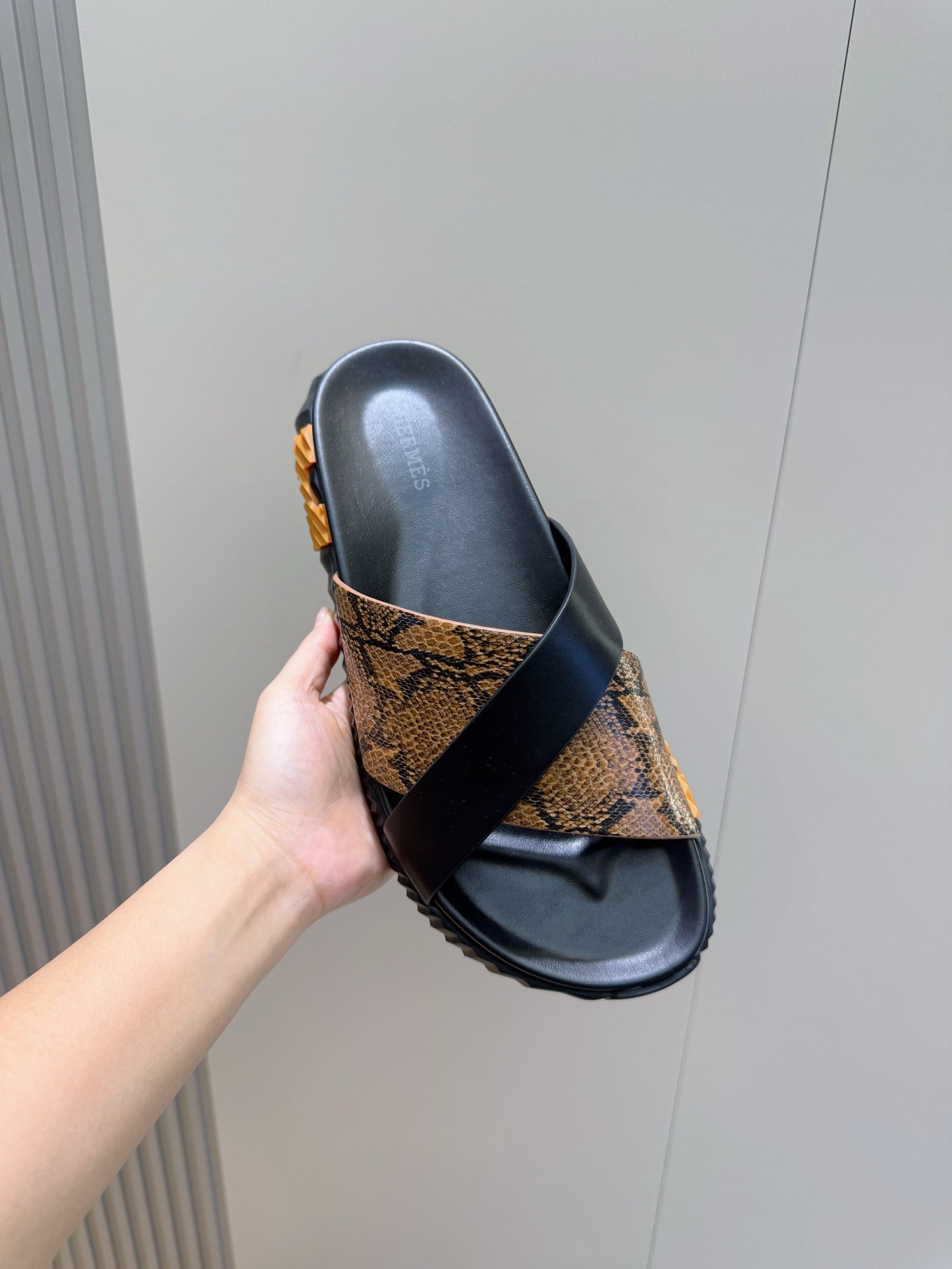 HM Men's Infra Slide Black Brown Cowhide  599991