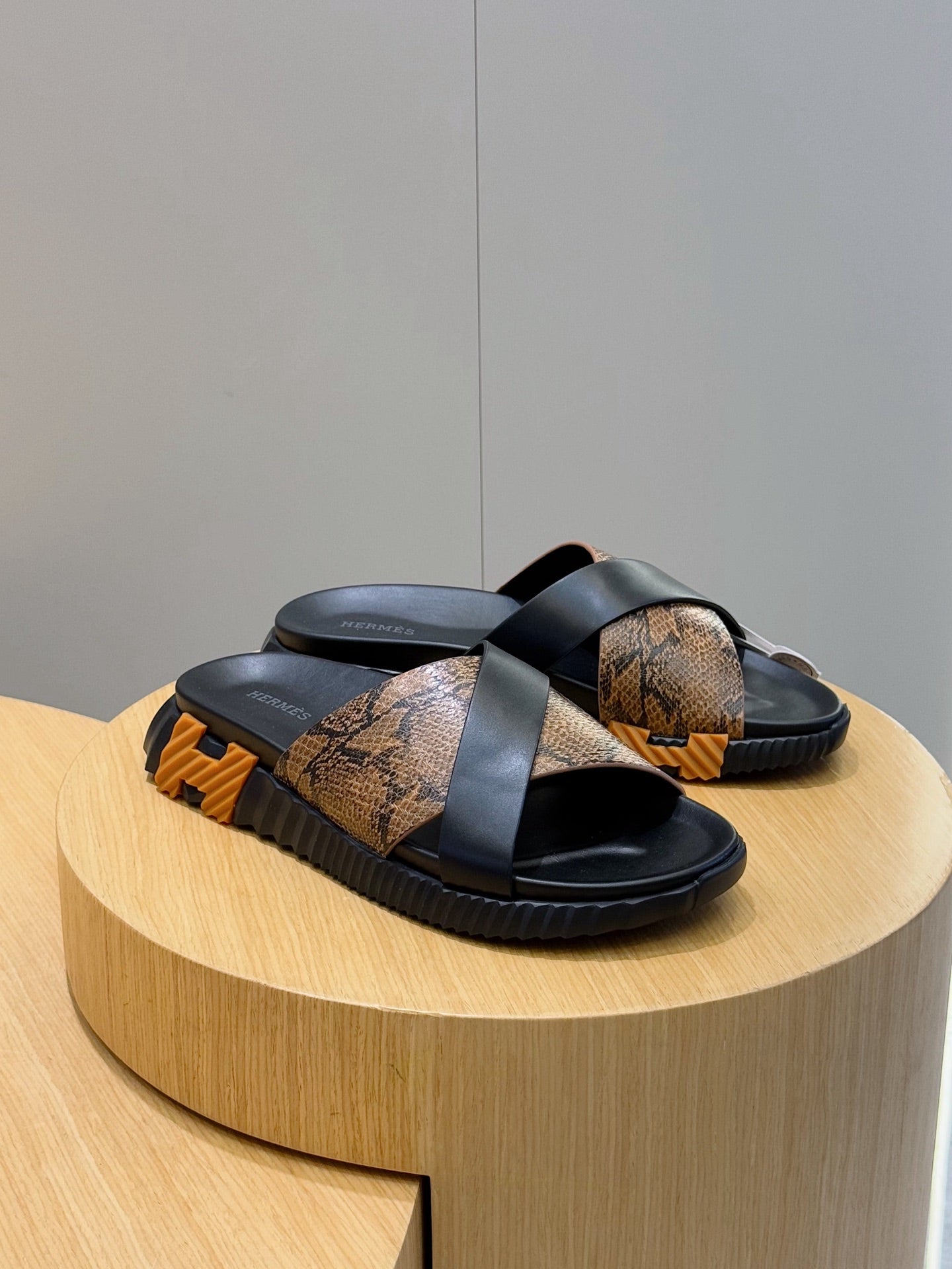 HM Men's Infra Slide Black Brown Cowhide  599991