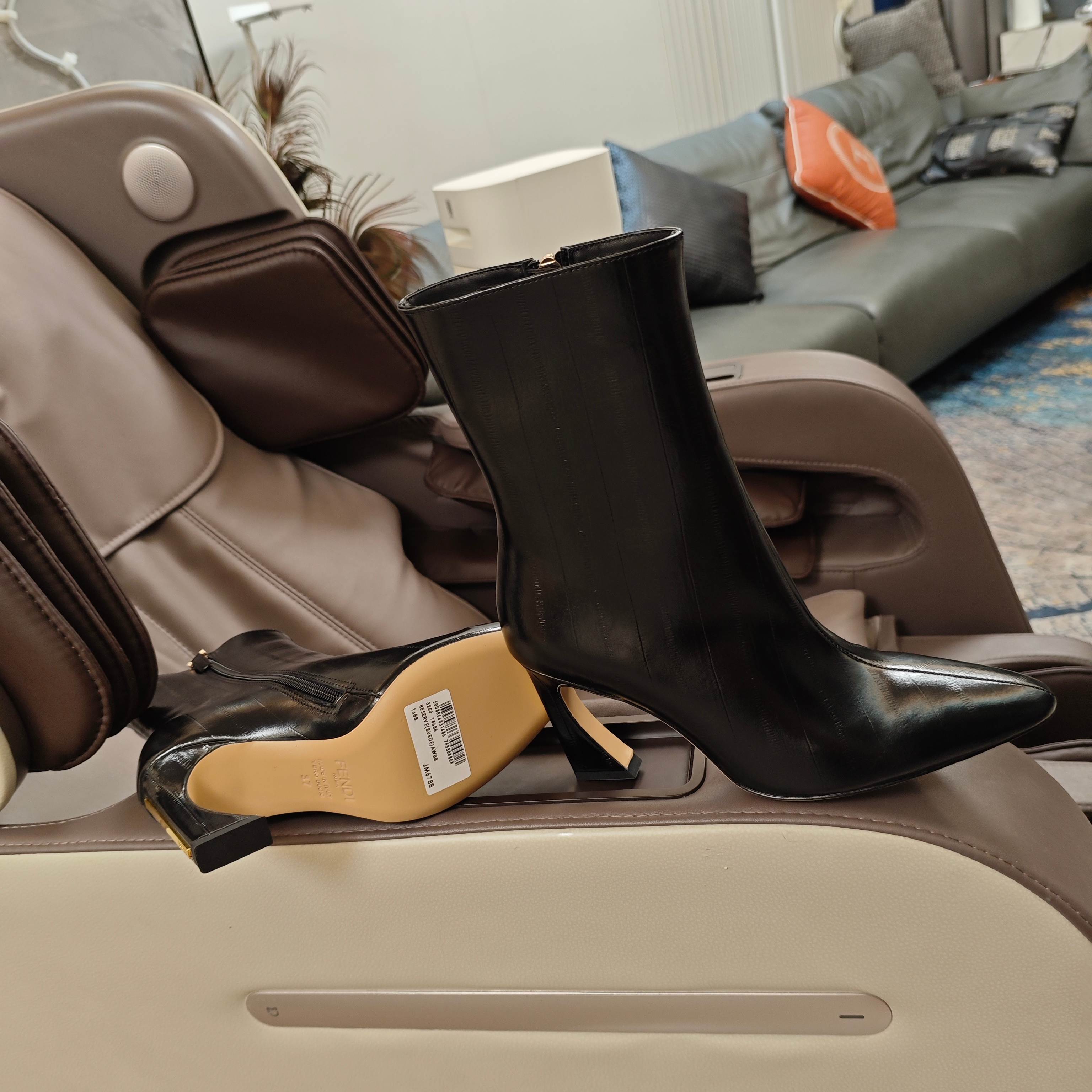 Fendi 25ss high-heeled boots black sheepskin 502714