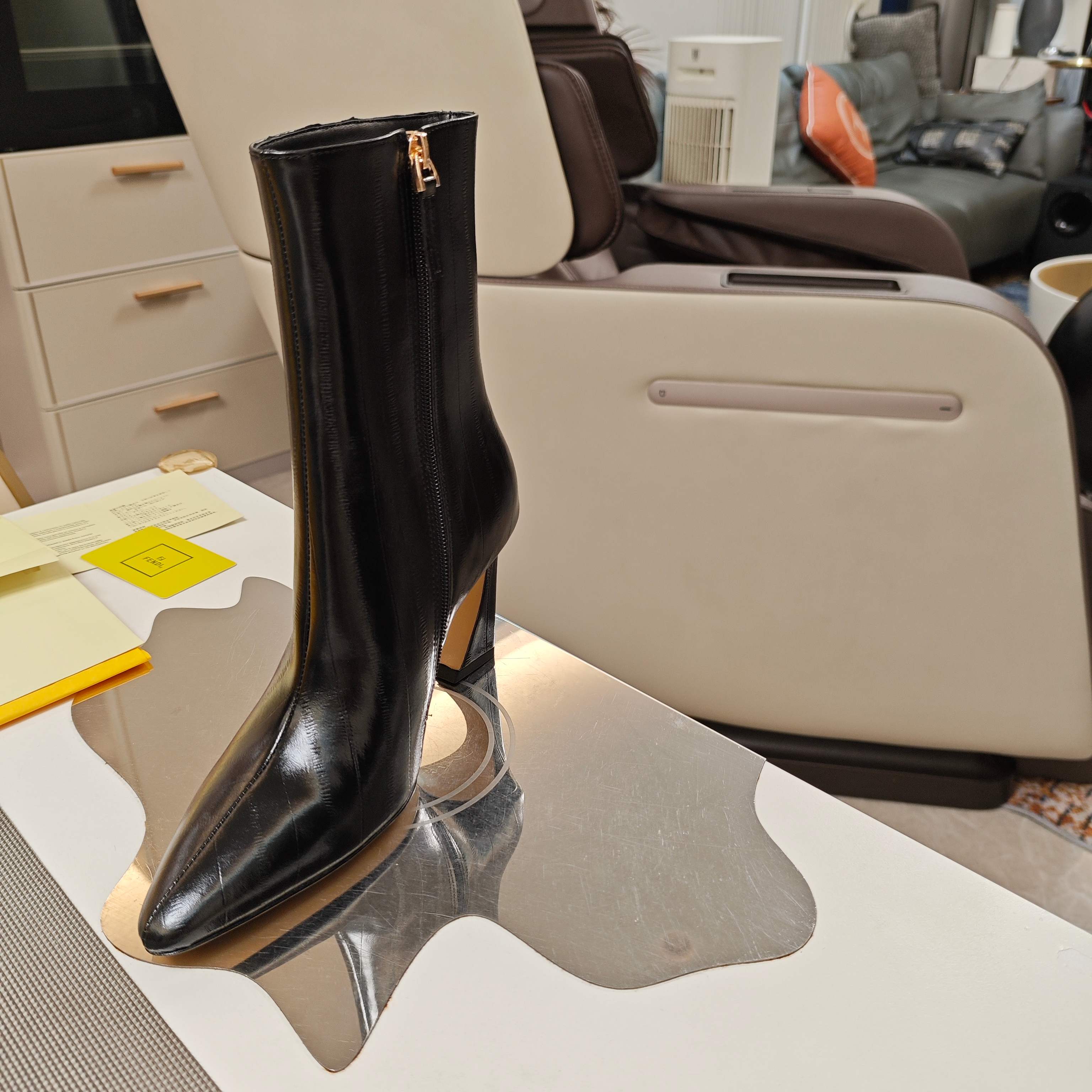 Fendi 25ss high-heeled boots black sheepskin 502714