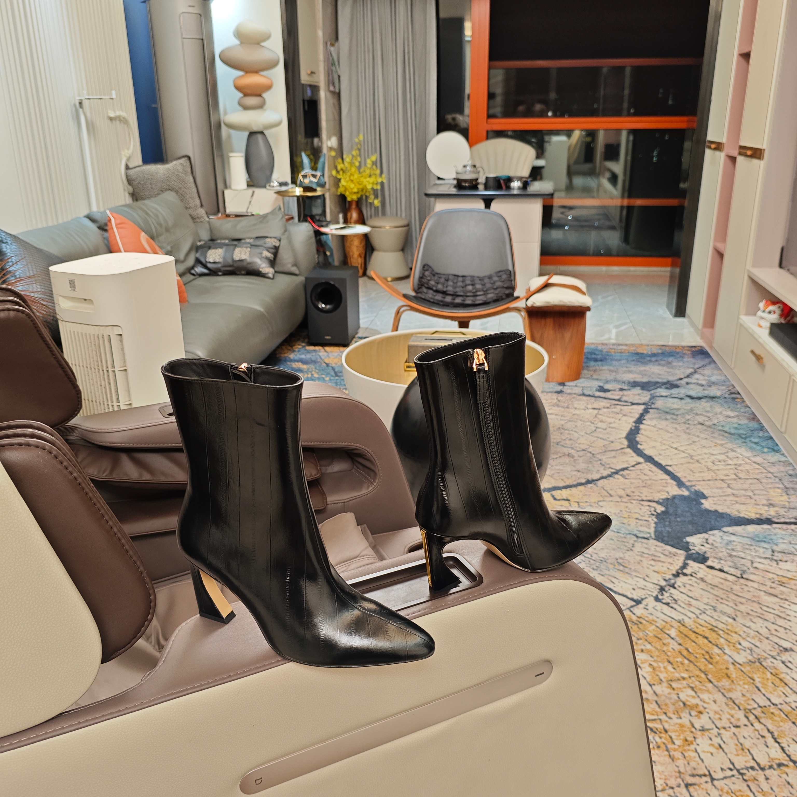 Fendi 25ss high-heeled boots black sheepskin 502714