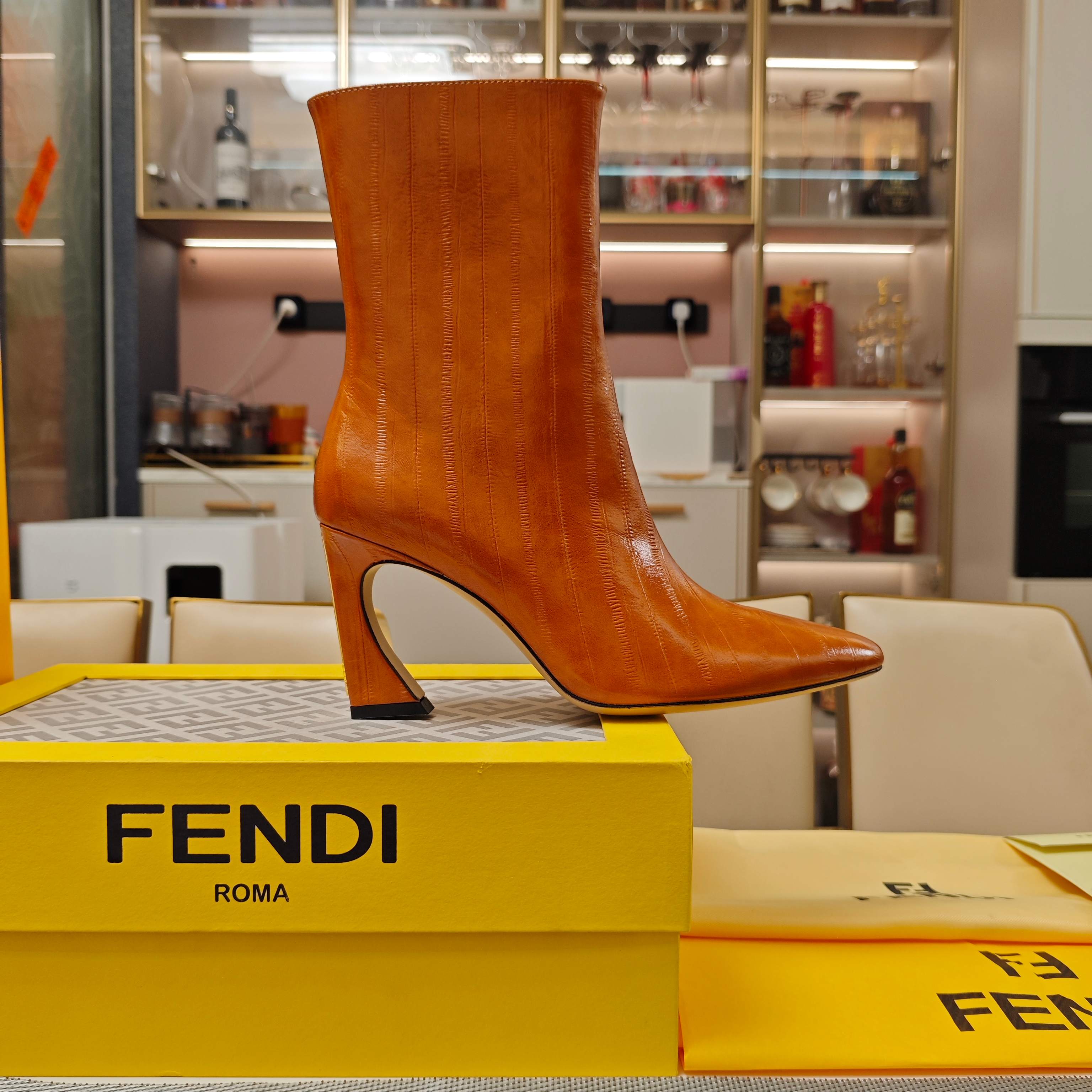 Fendi 25ss high-heeled boots caramel brown sheepskin 502716