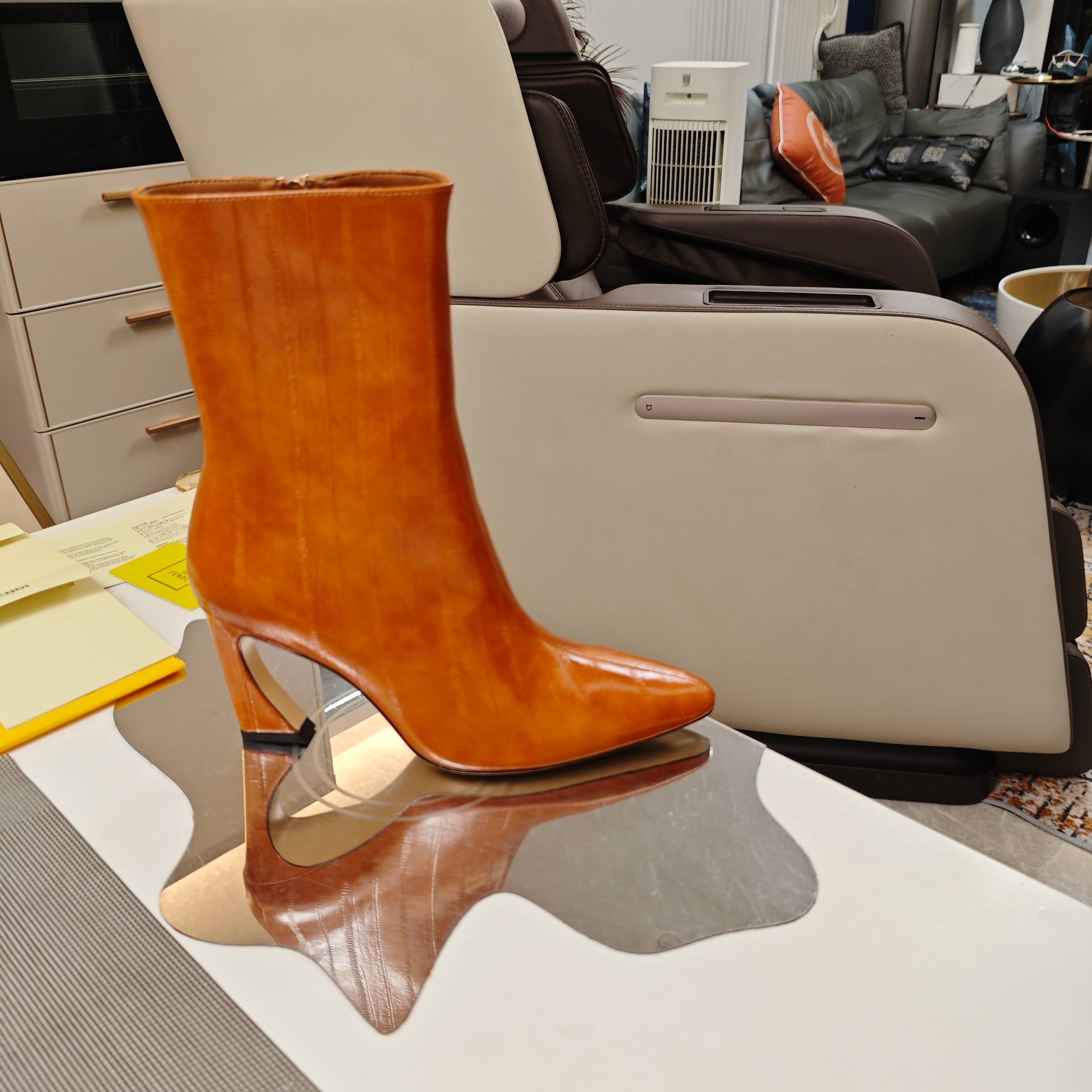 Fendi 25ss high-heeled boots caramel brown sheepskin 502716