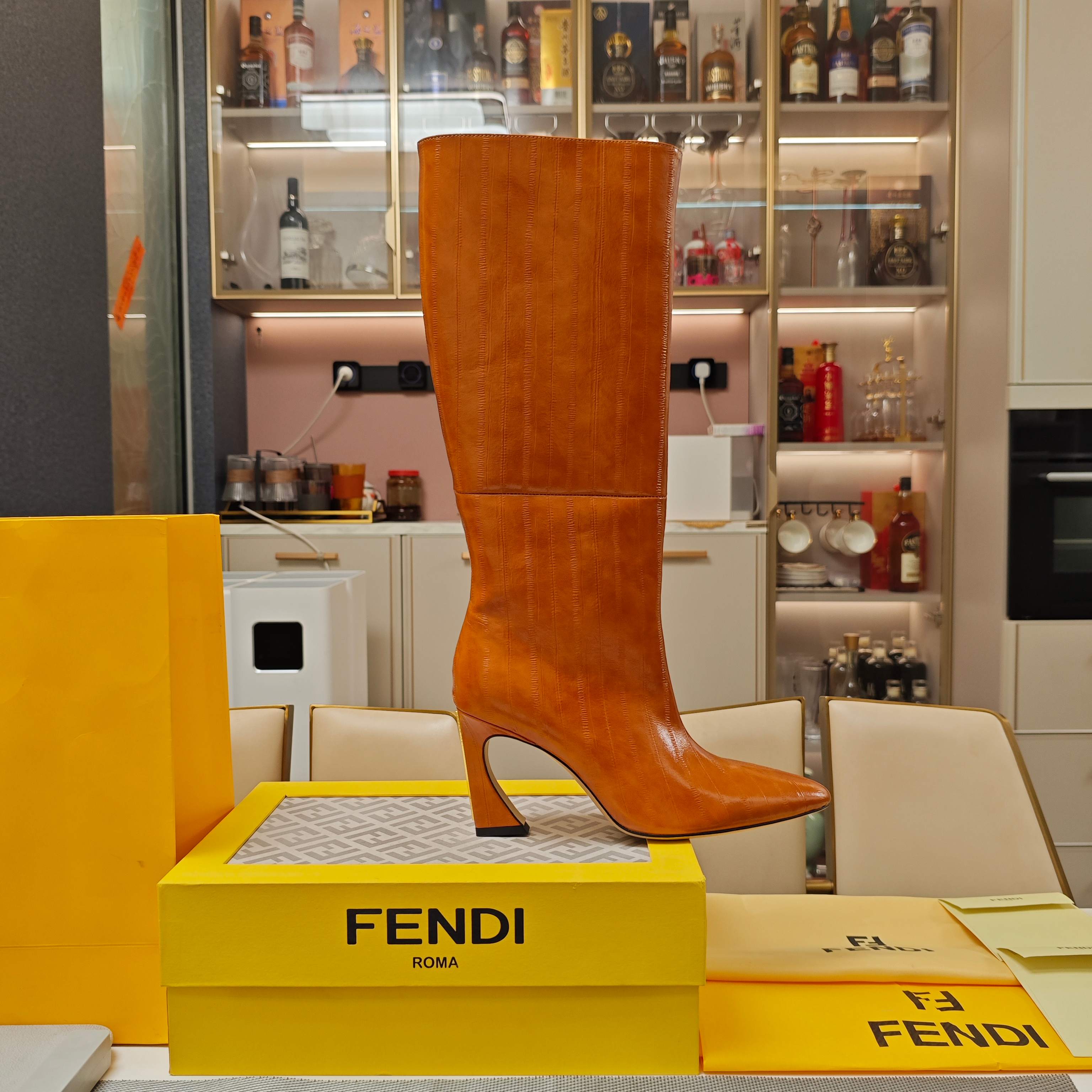 Fendi 25ss high-heeled boots caramel brown sheepskin 502720