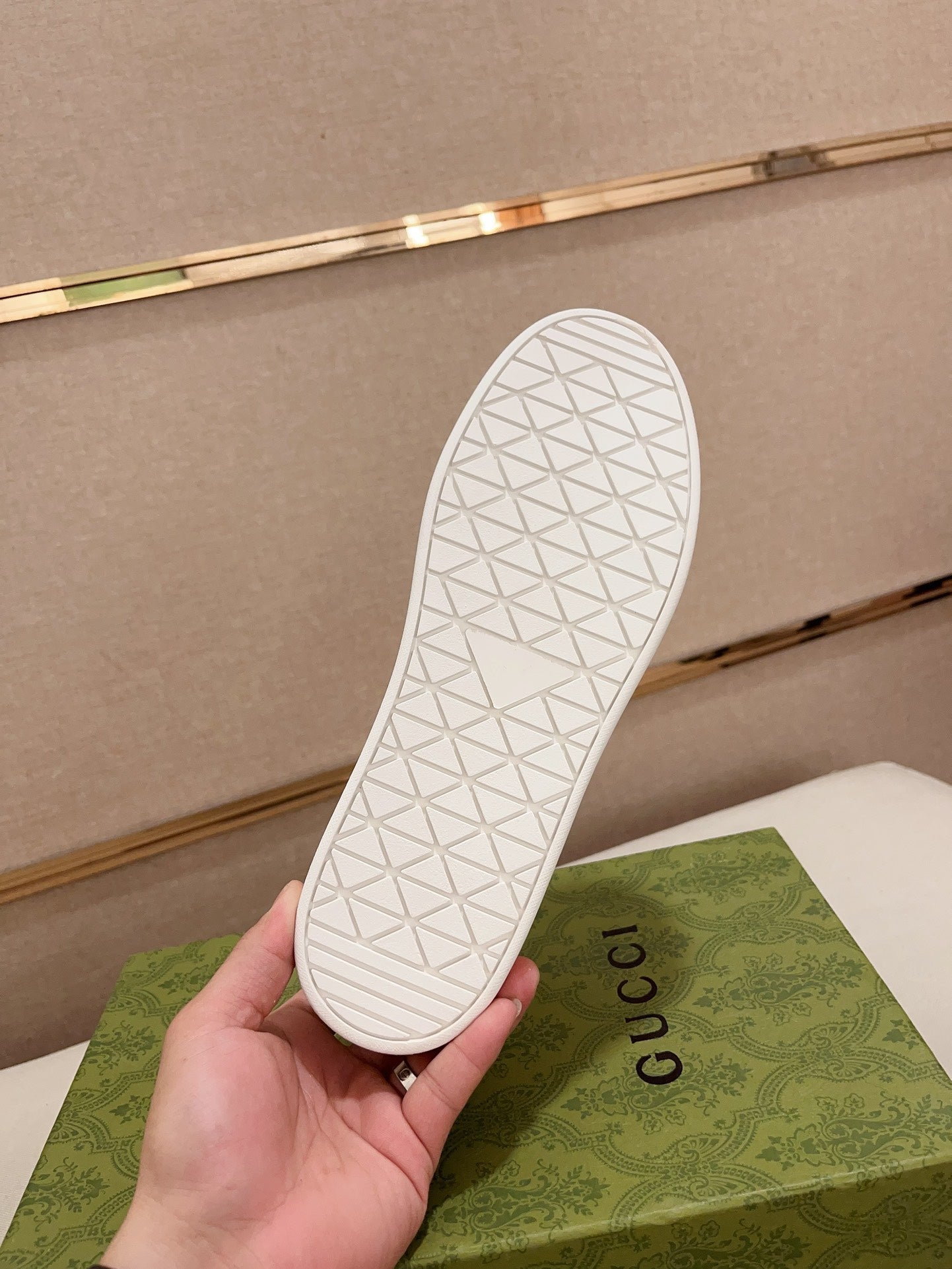 GG Men's Slip on Loafer White Cowhide 533938