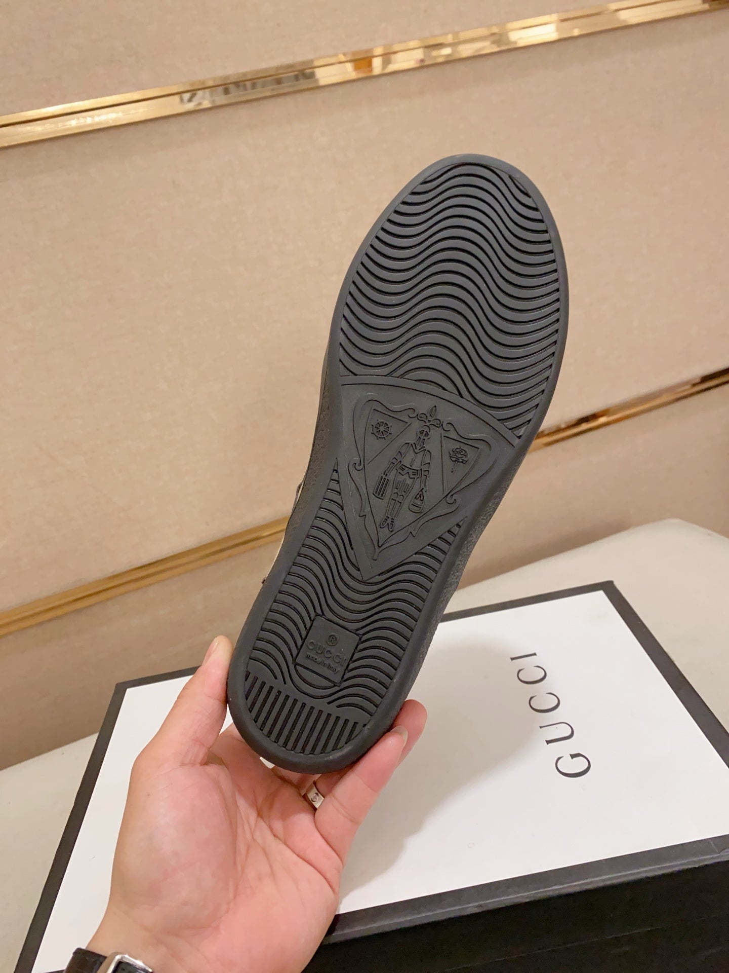 GG Men's Supreme Sneaker Cowhide Printed Fabric 543661