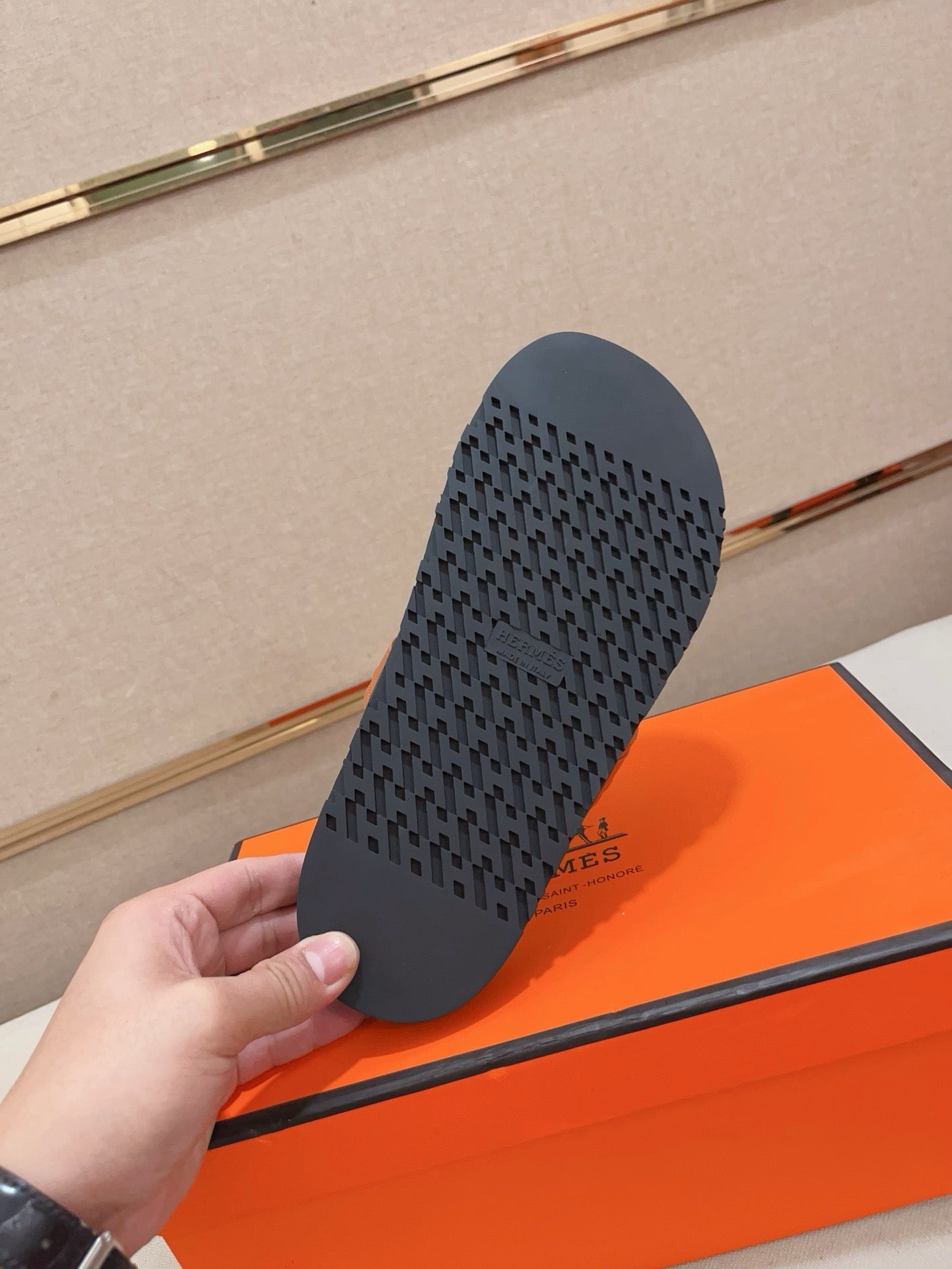 HM Men's Thong Sandals Brown Cowhide 564394