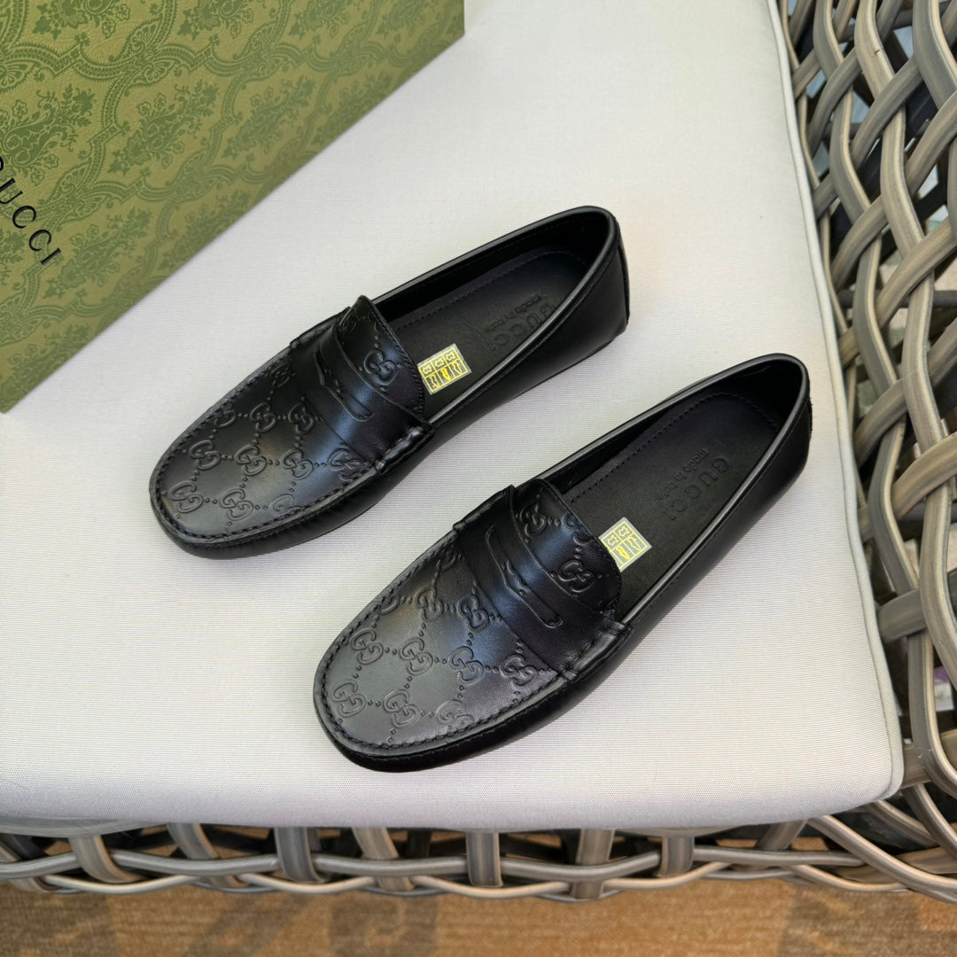 GG Men's Loafer Black Embossed Cowhide 876273