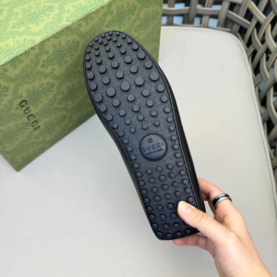 GG Men's Loafer Black Embossed Cowhide 876273