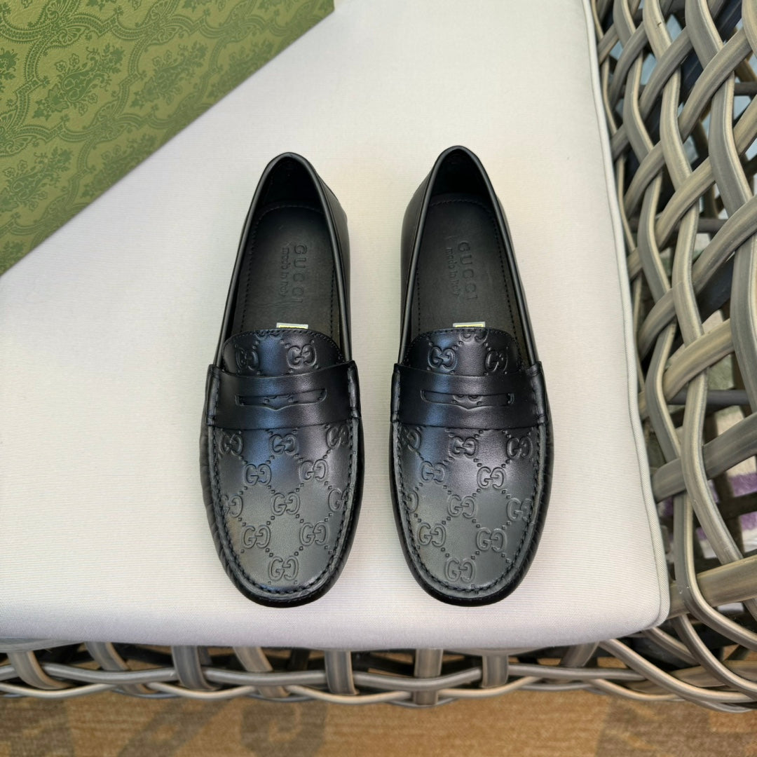 GG Men's Loafer Black Embossed Cowhide 876273