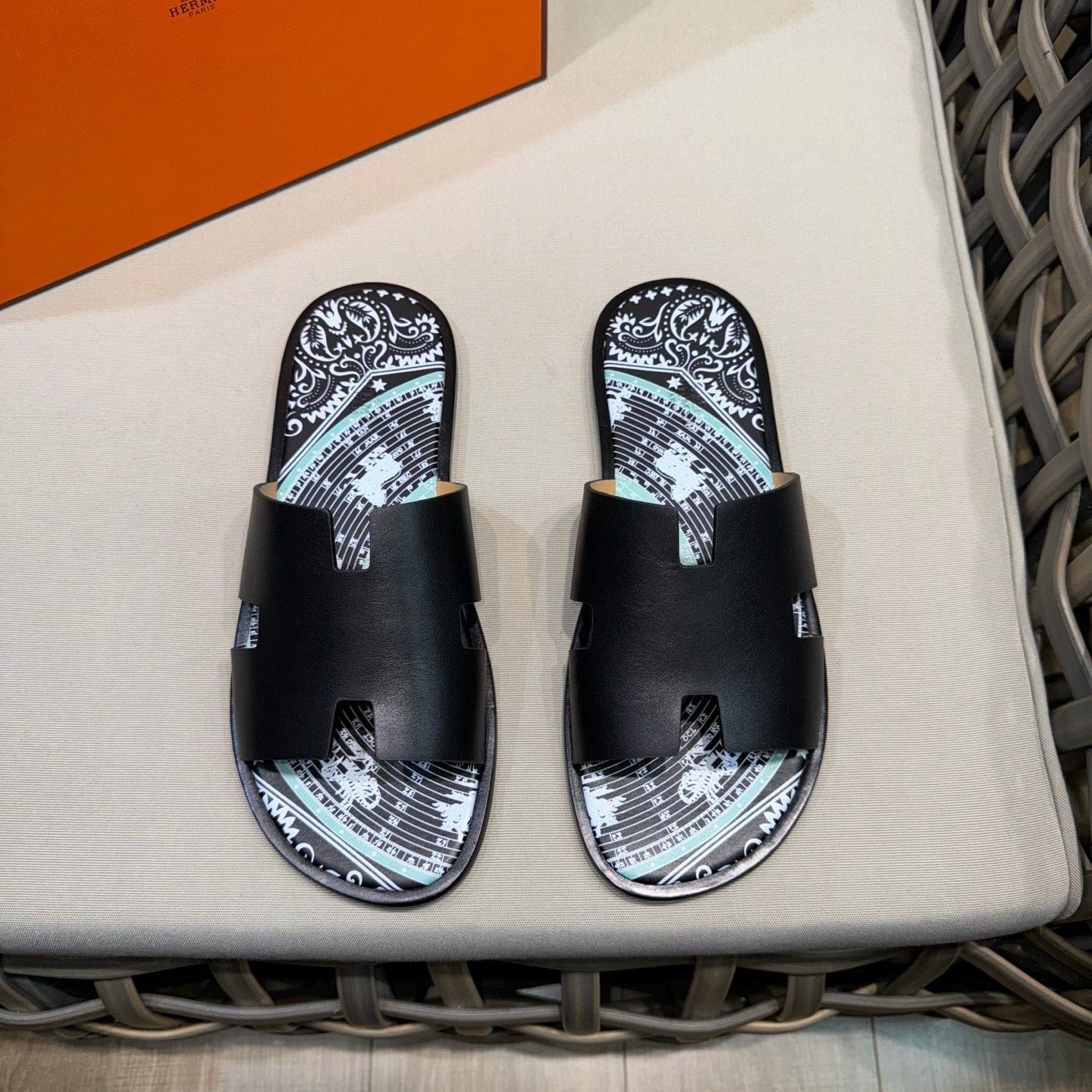 HM Men's Izmir Slide Black Cowhide 540346